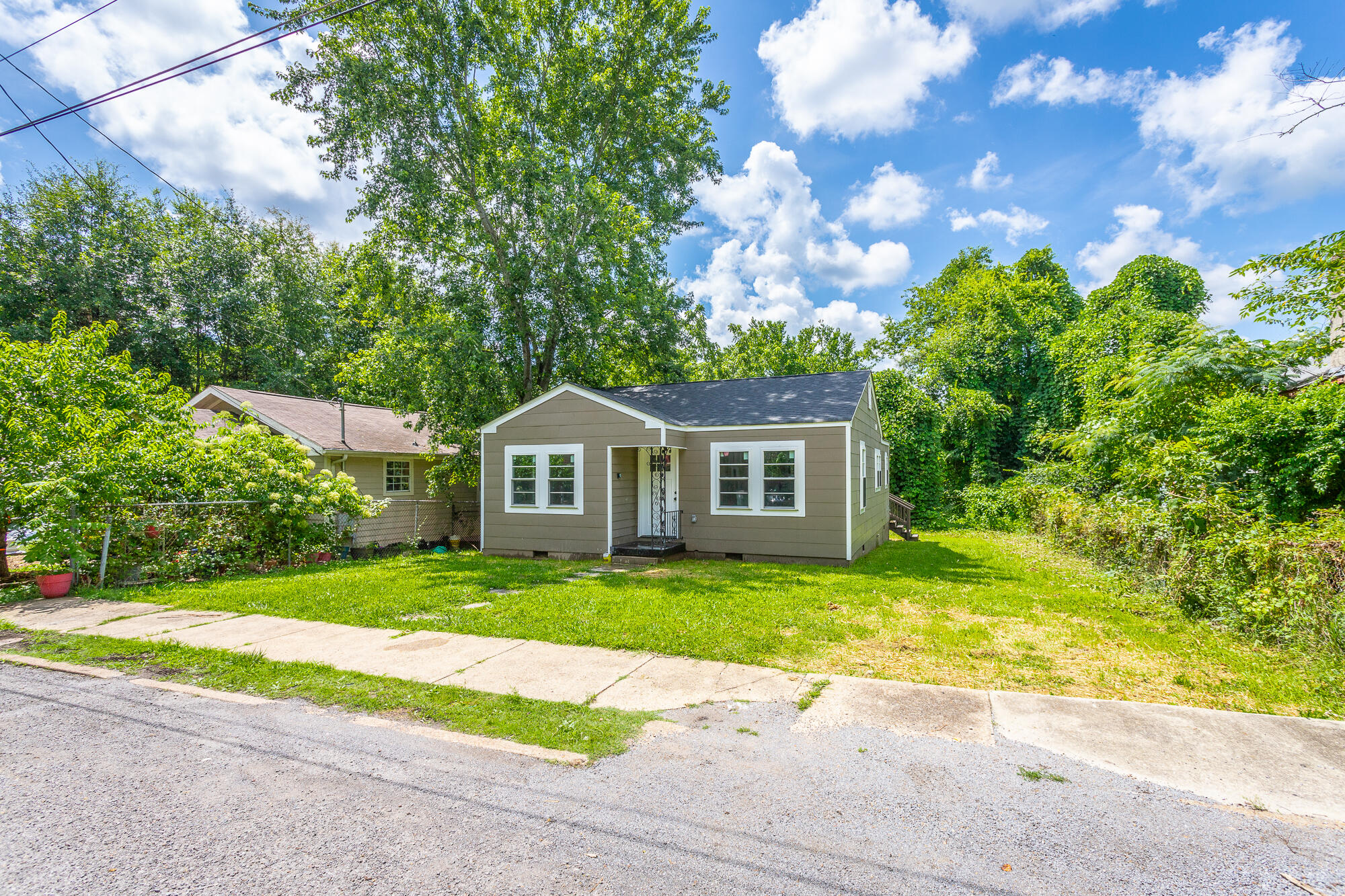 1402 W 53rd Street