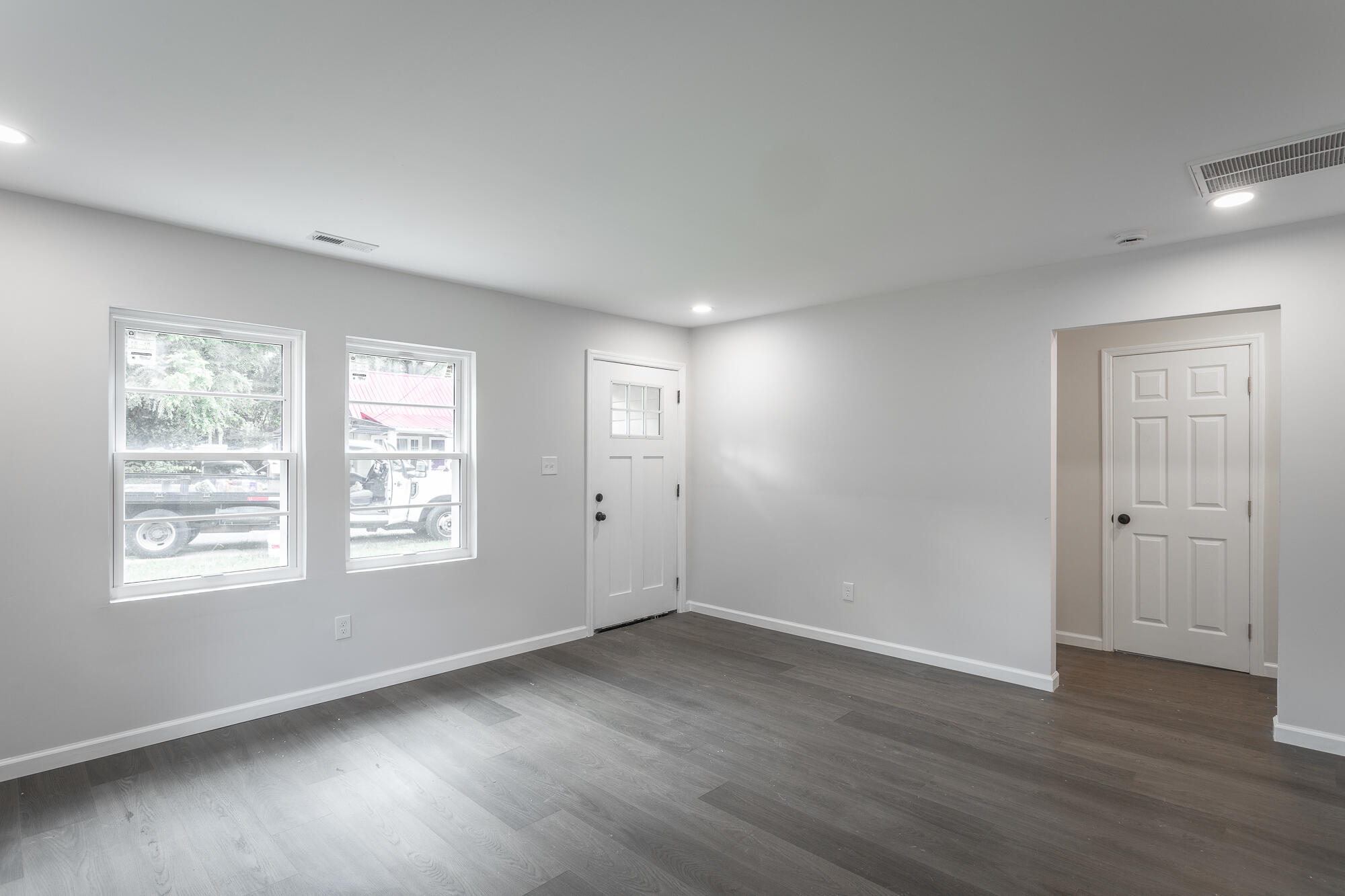 1402 W 53rd Street