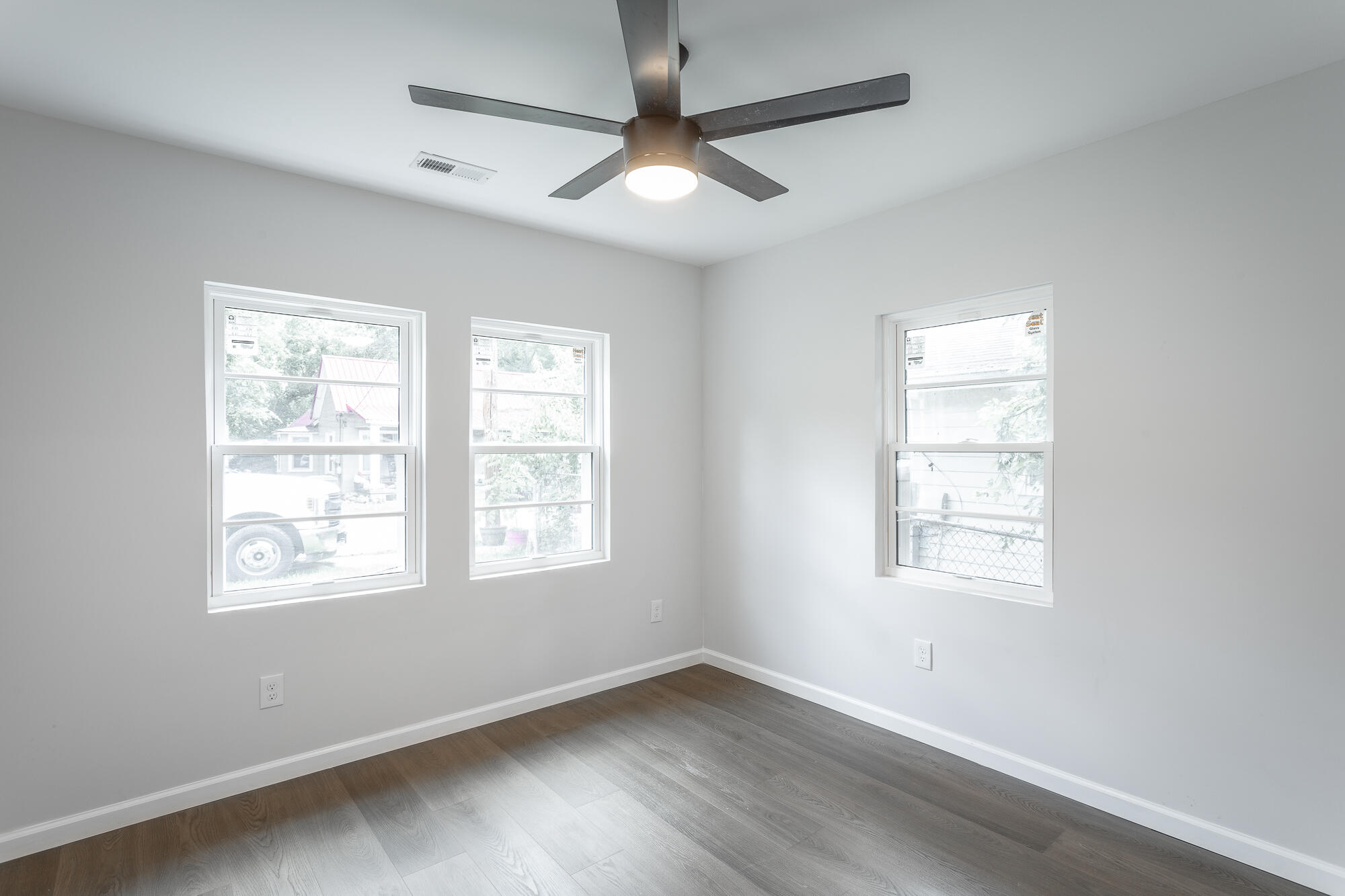 1402 W 53rd Street