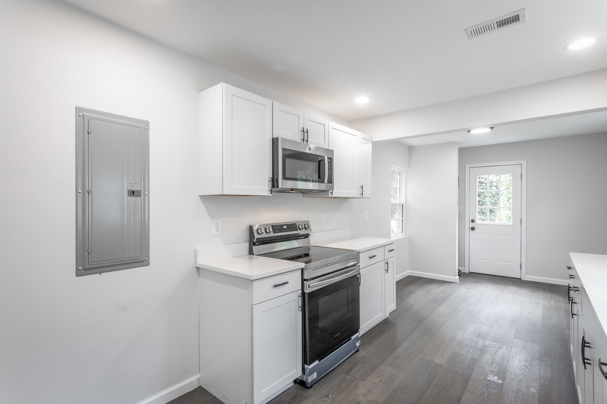 1402 W 53rd Street