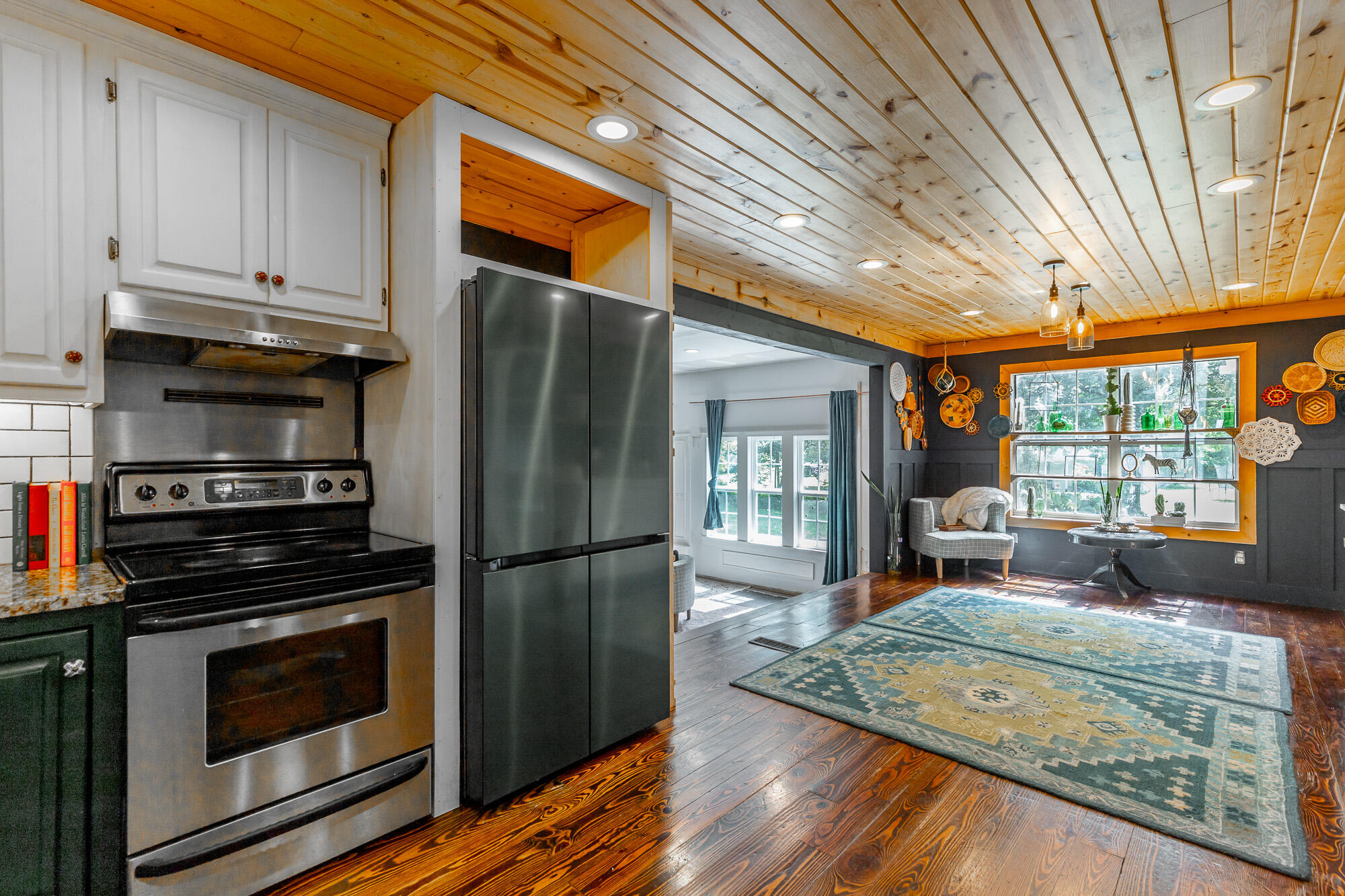 1727 Saunders Road
