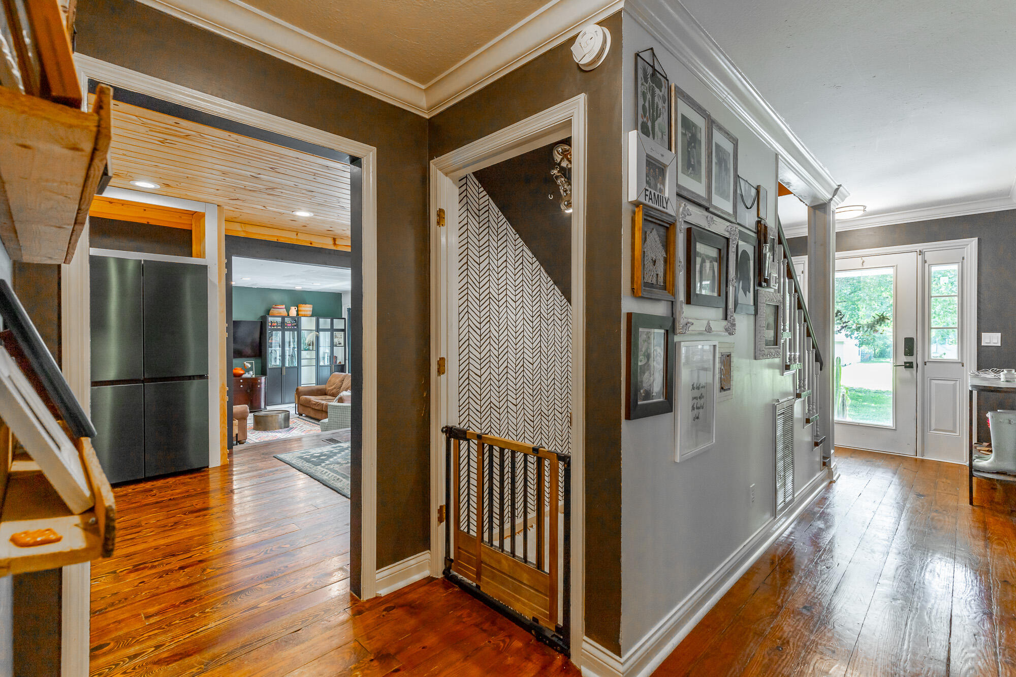 1727 Saunders Road
