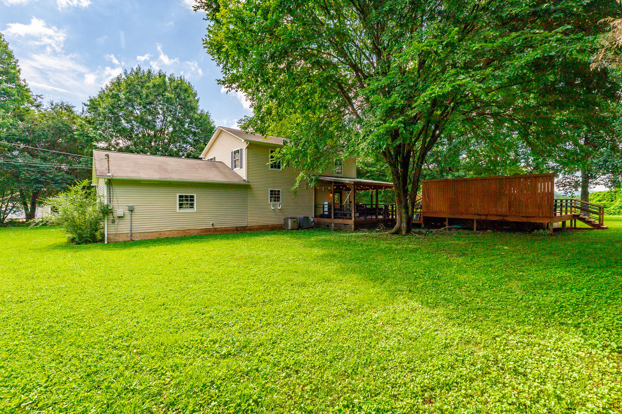 1727 Saunders Road
