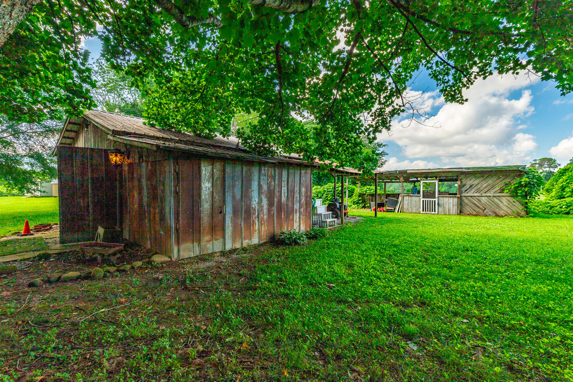 1727 Saunders Road