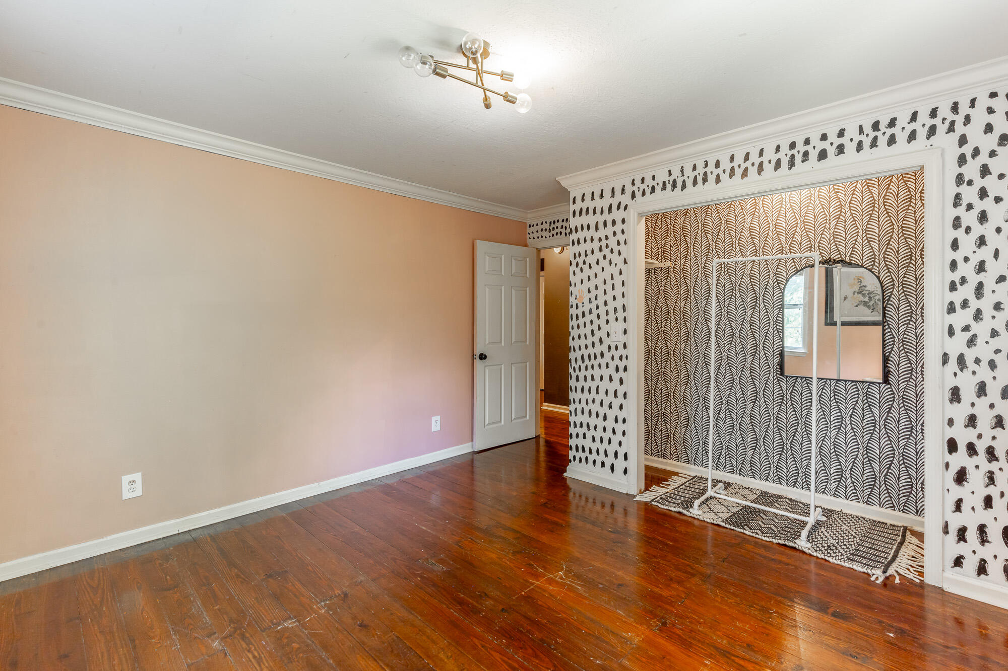 1727 Saunders Road