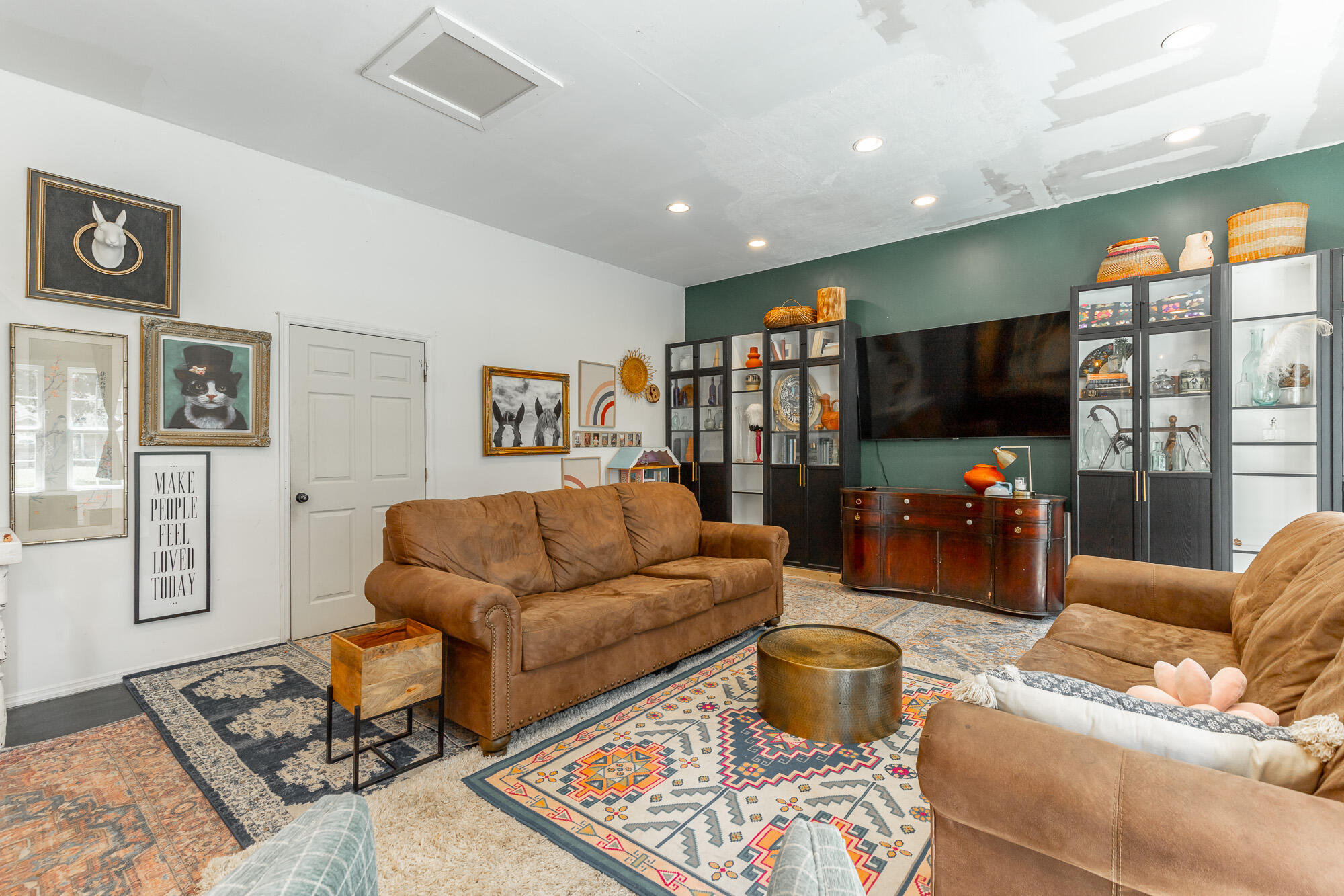 1727 Saunders Road
