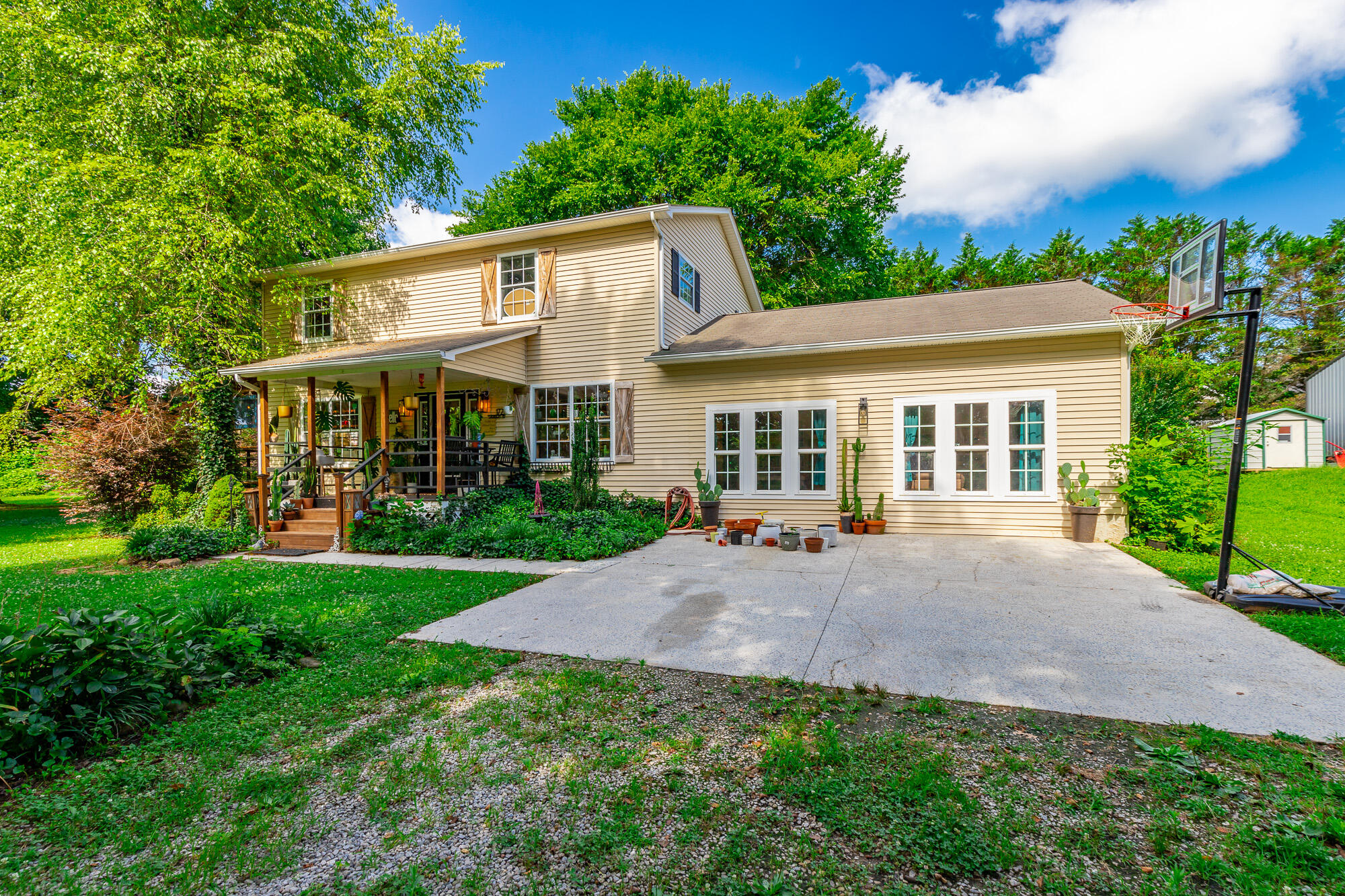 1727 Saunders Road