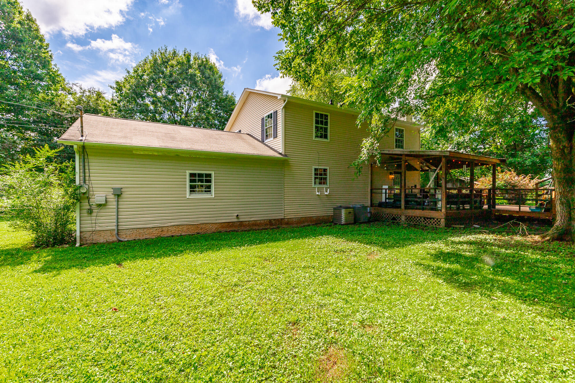 1727 Saunders Road