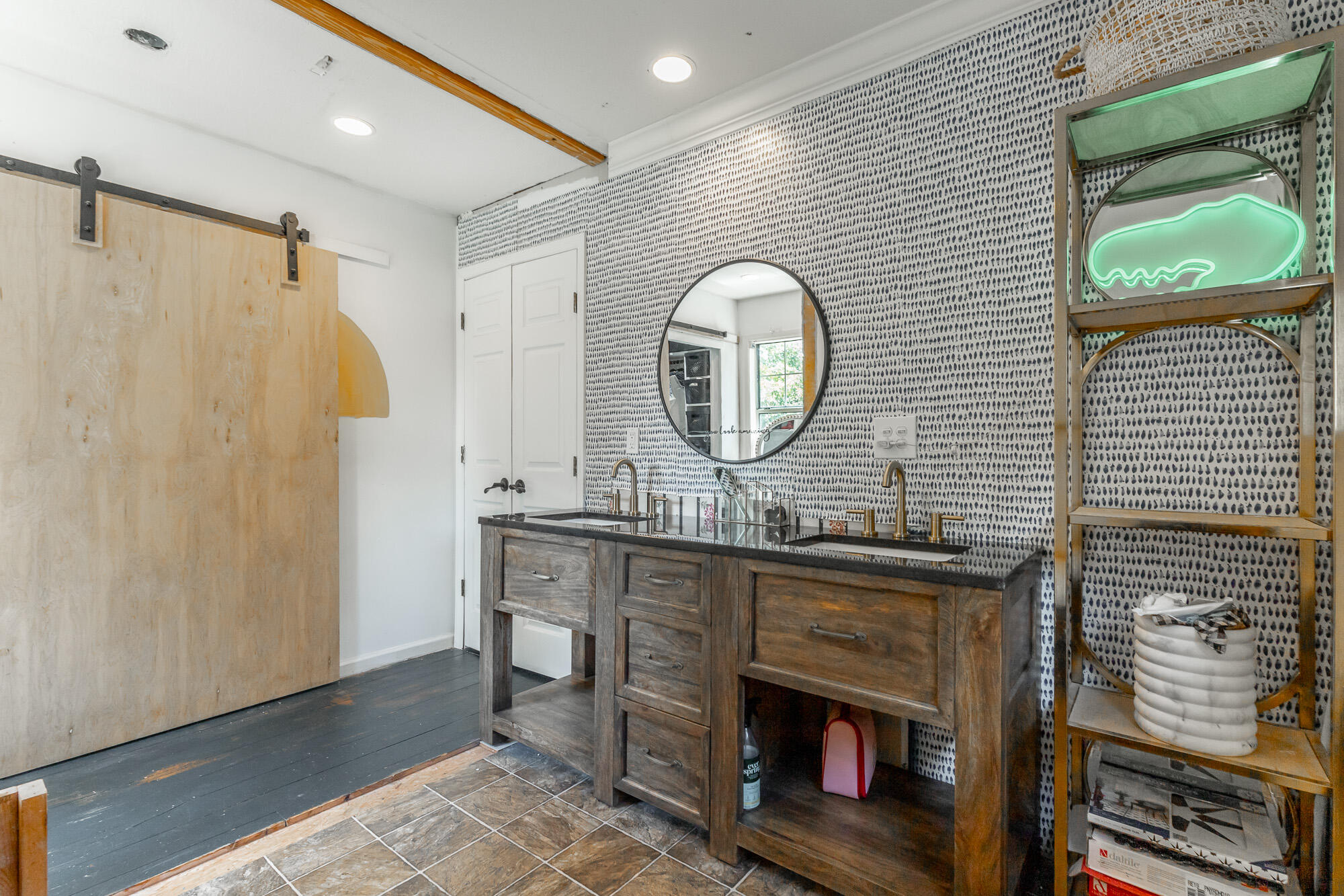 1727 Saunders Road