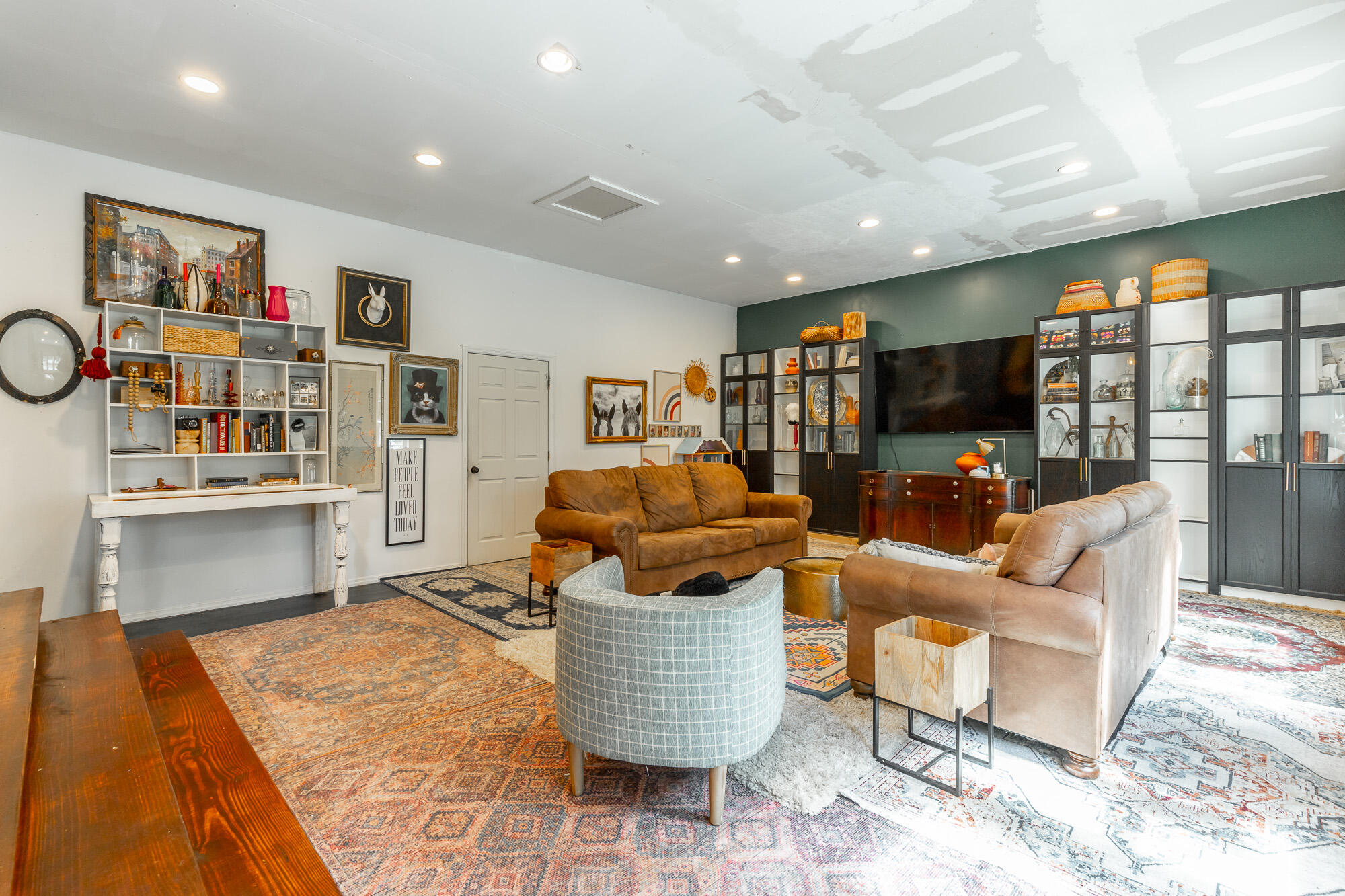 1727 Saunders Road