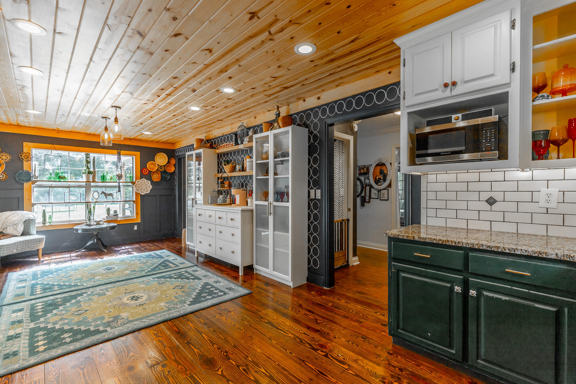 1727 Saunders Road
