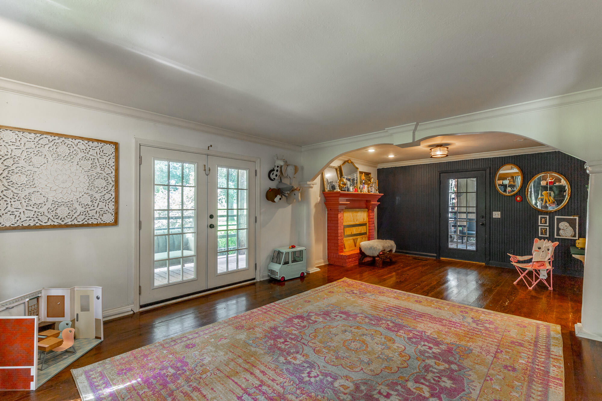 1727 Saunders Road