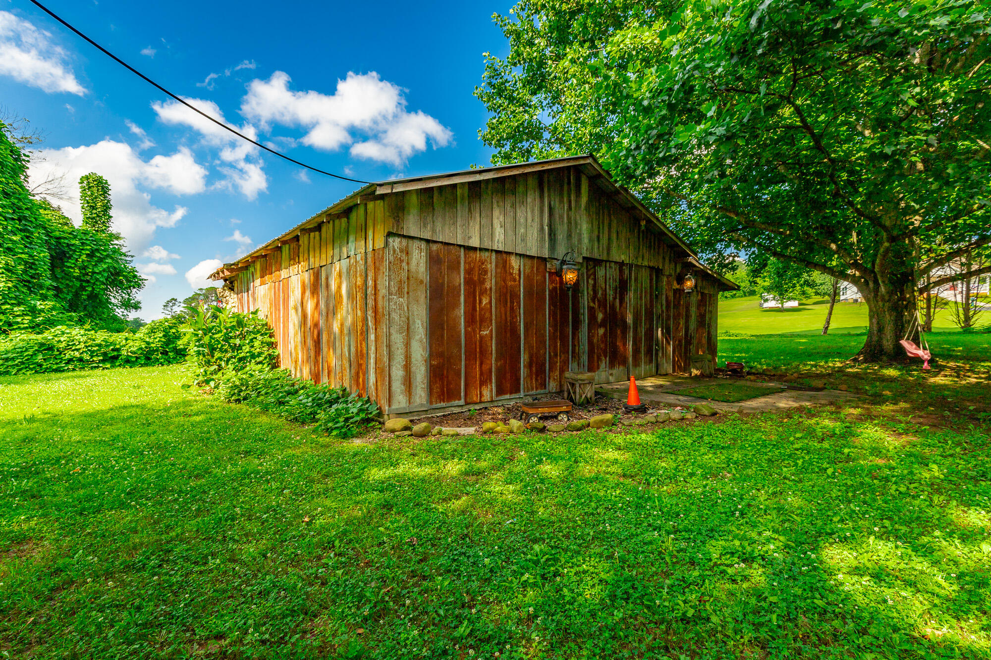 1727 Saunders Road