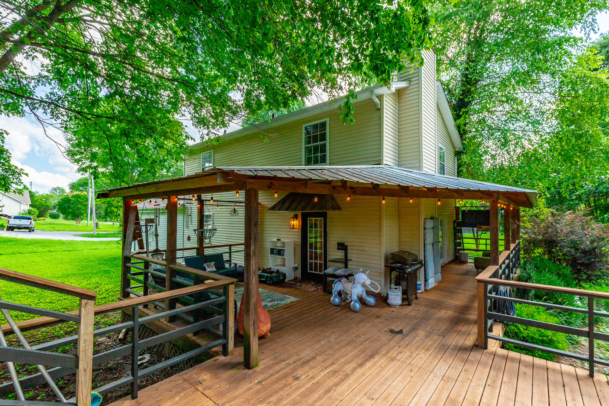 1727 Saunders Road