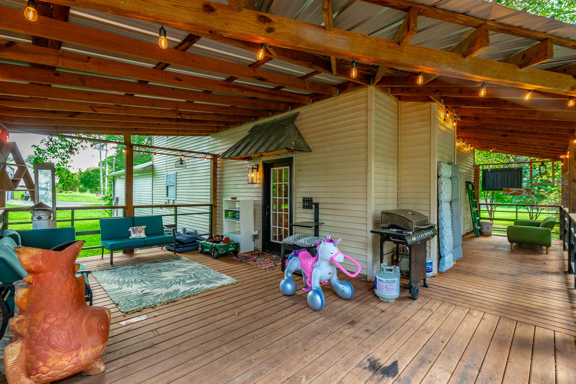 1727 Saunders Road
