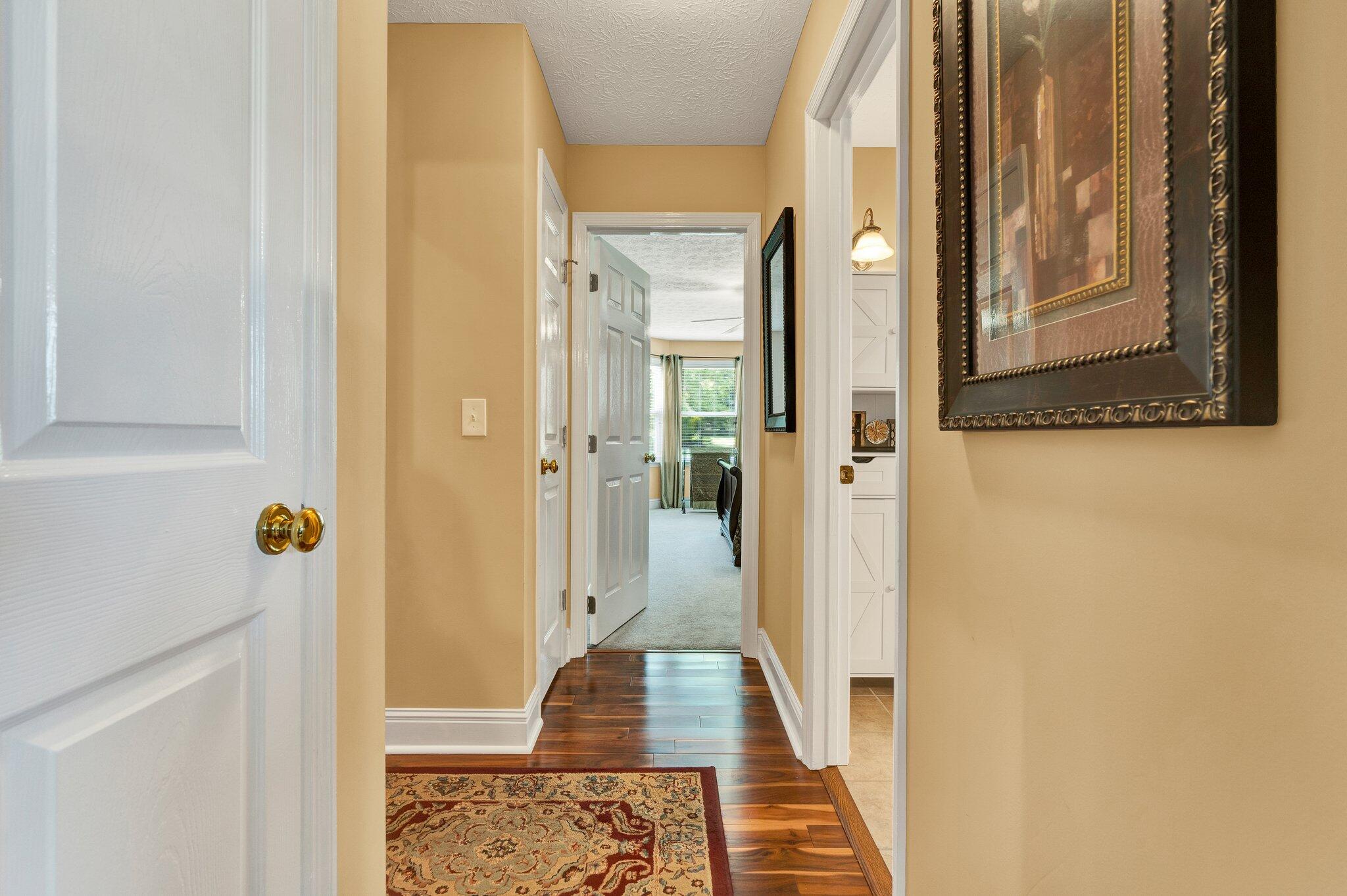 135 Charles Circle SE