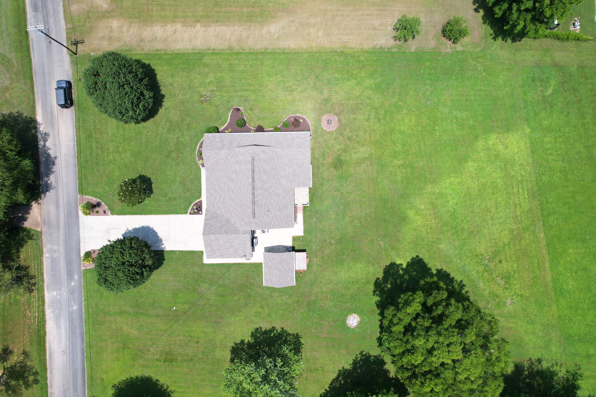135 Charles Circle SE