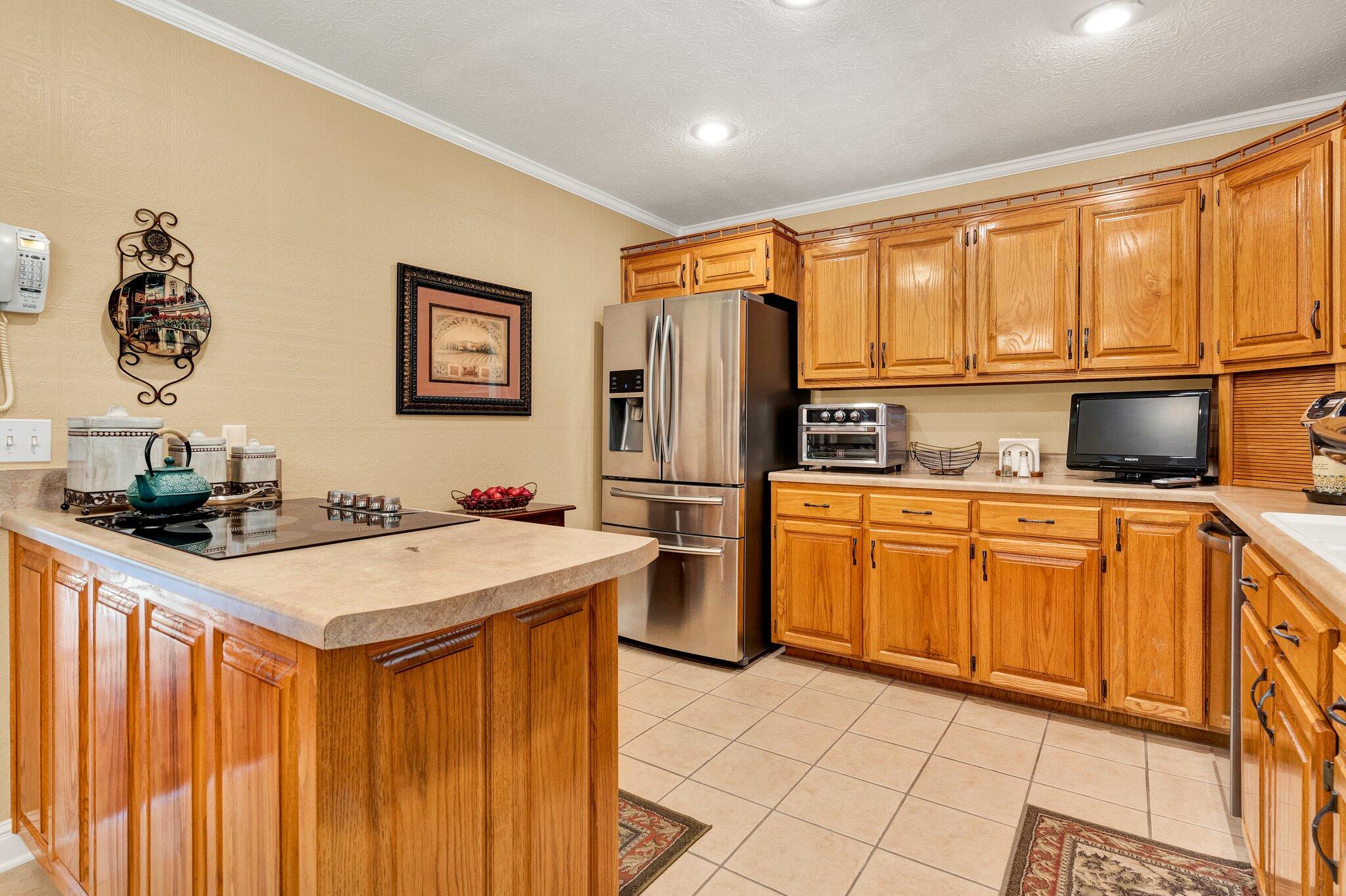 135 Charles Circle SE