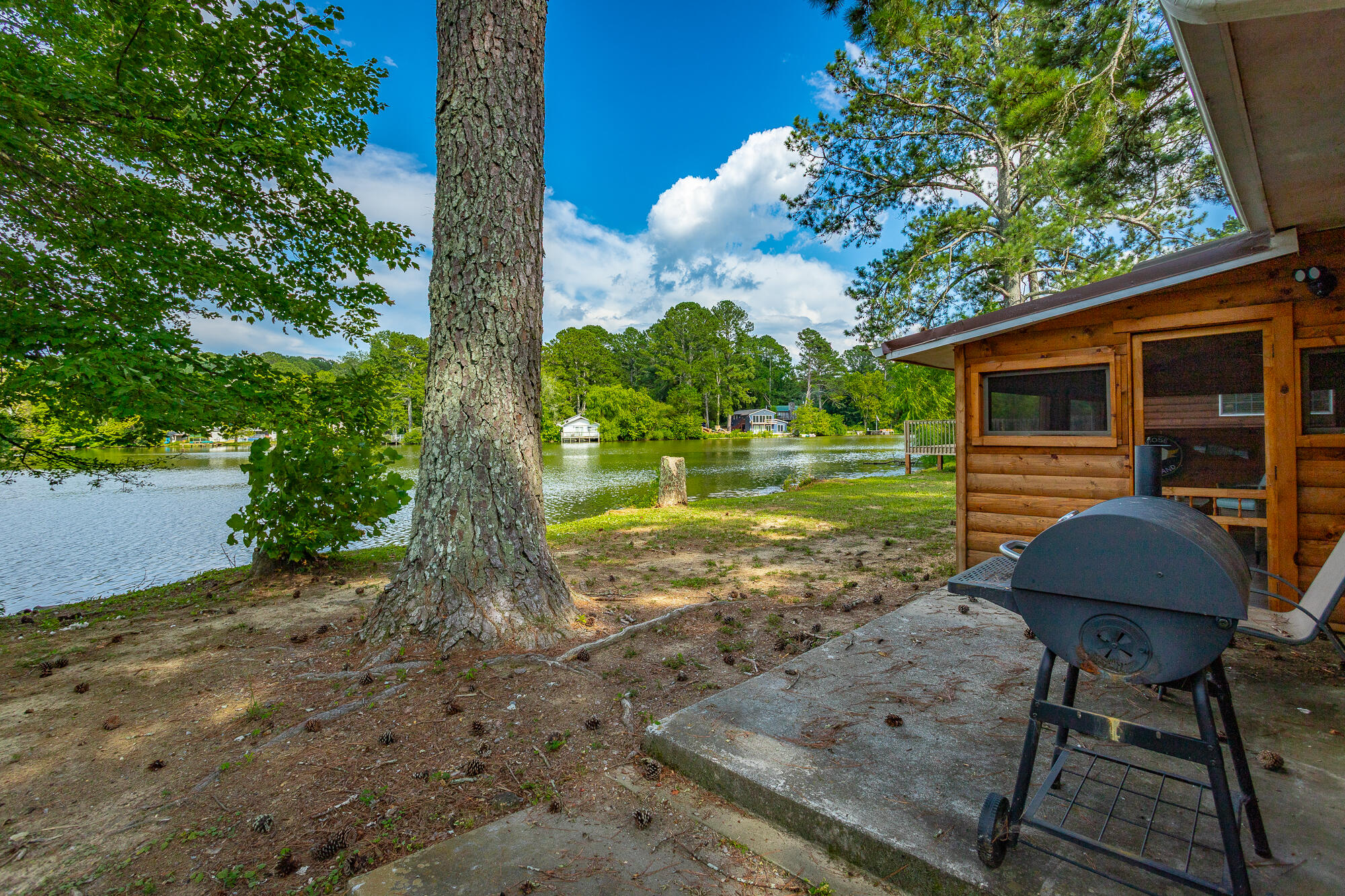 1352 Peggy Lane