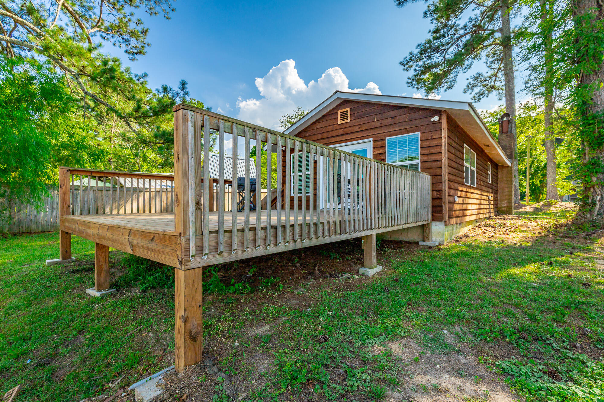1350 Peggy Lane