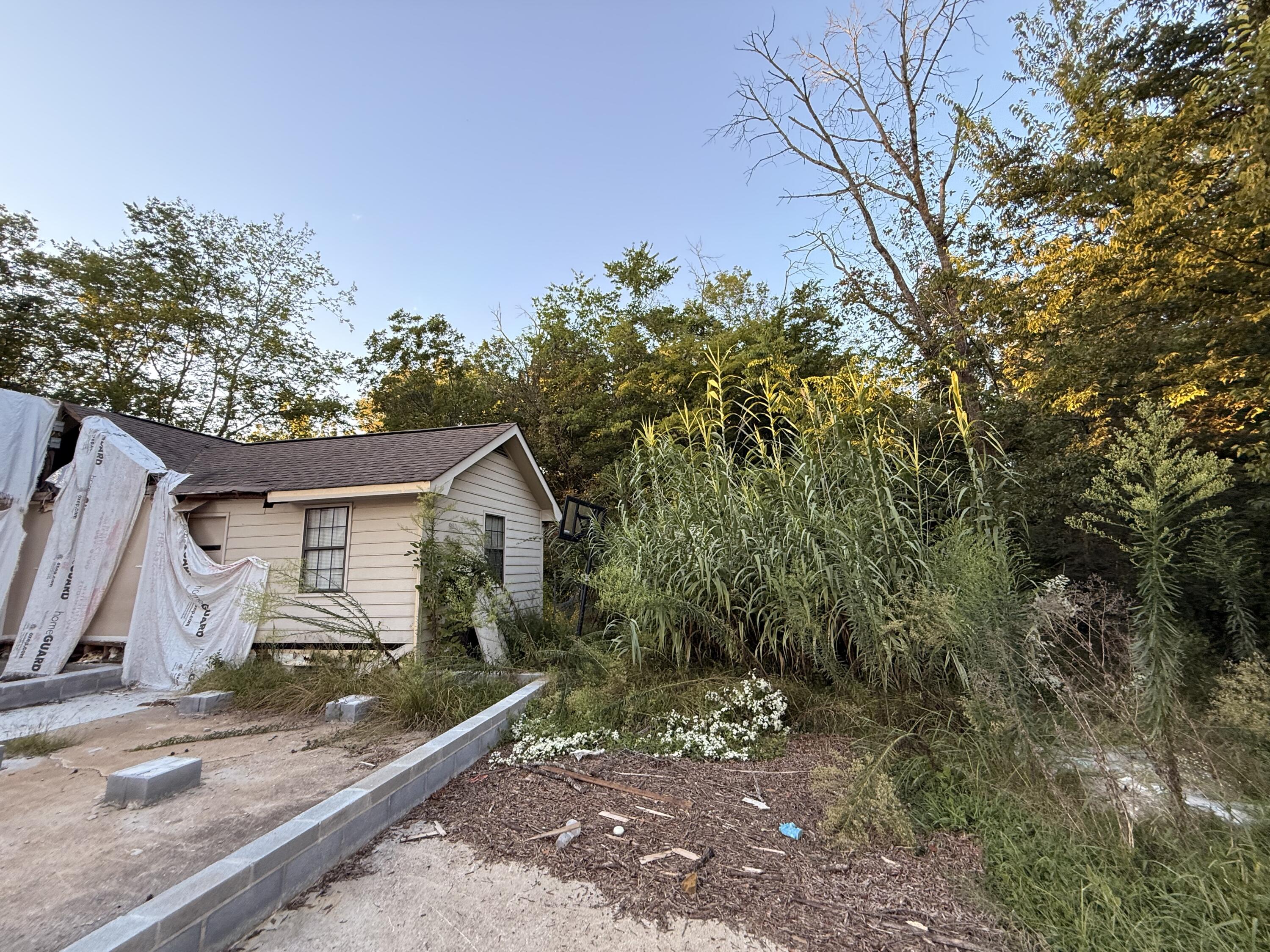 5417 Connell Street