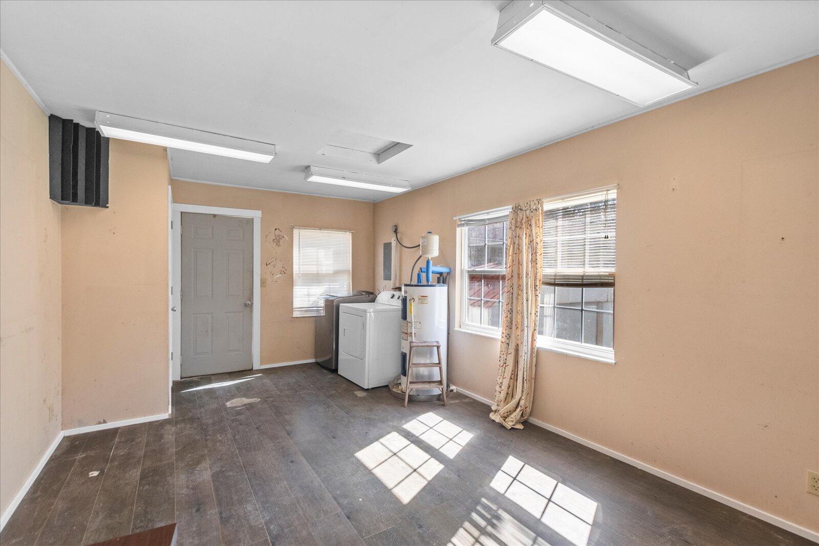 5131 Winding Lane