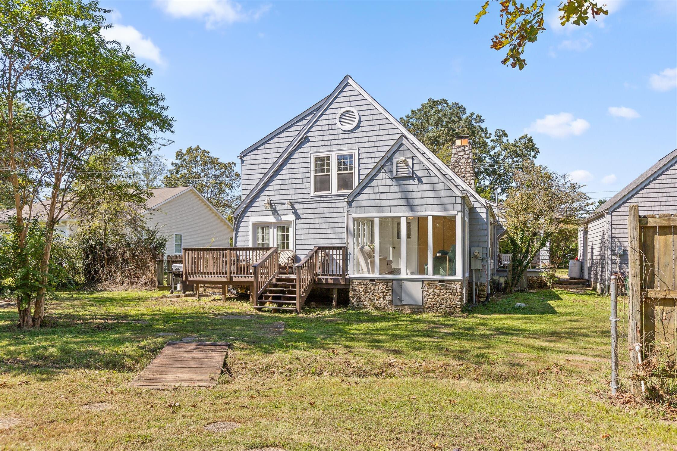 1046 Givens Road