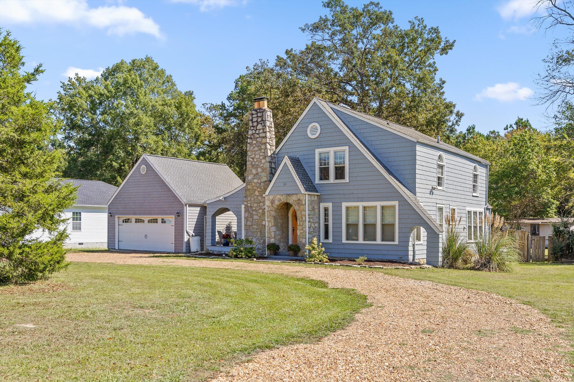 1046 Givens Road