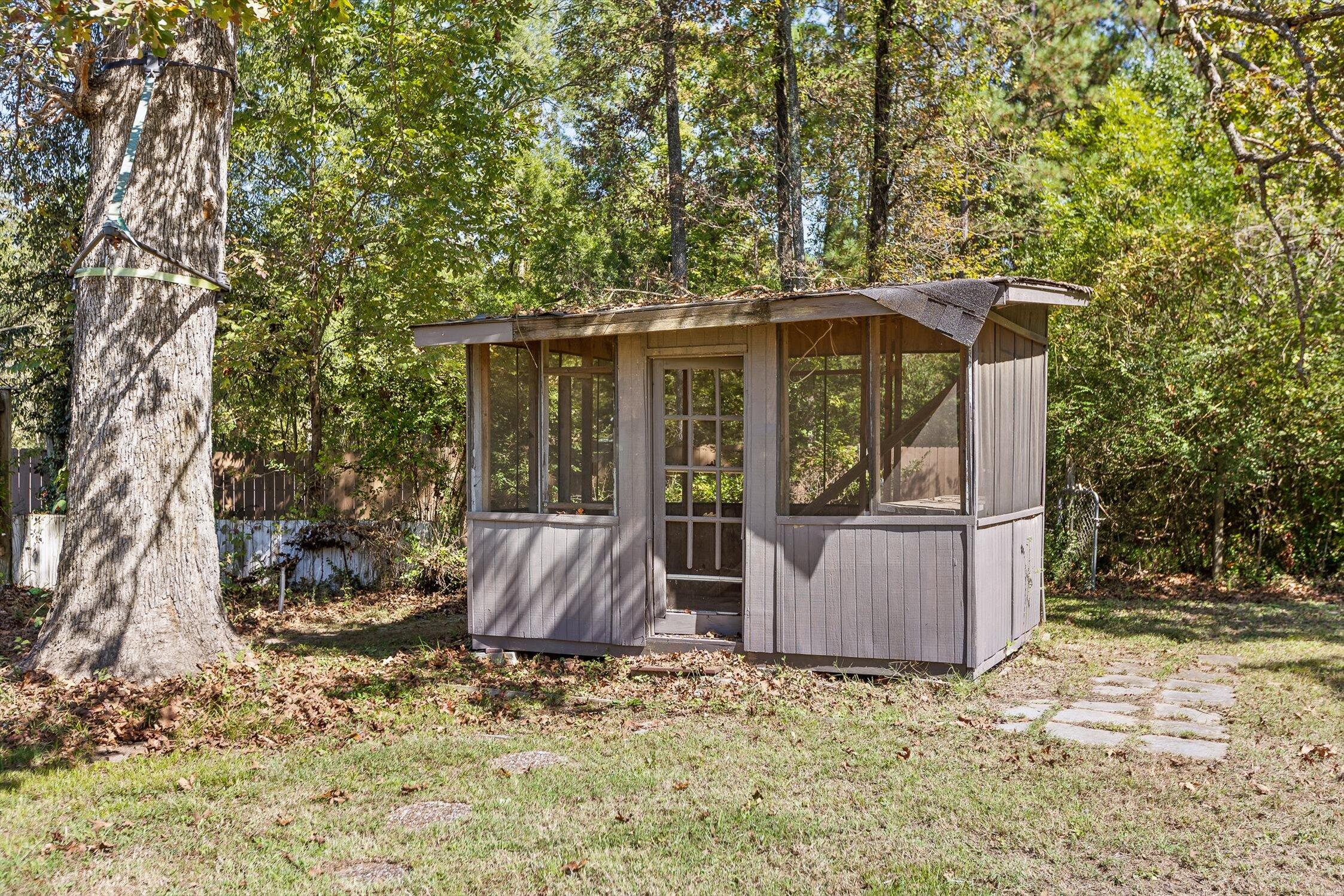 1046 Givens Road