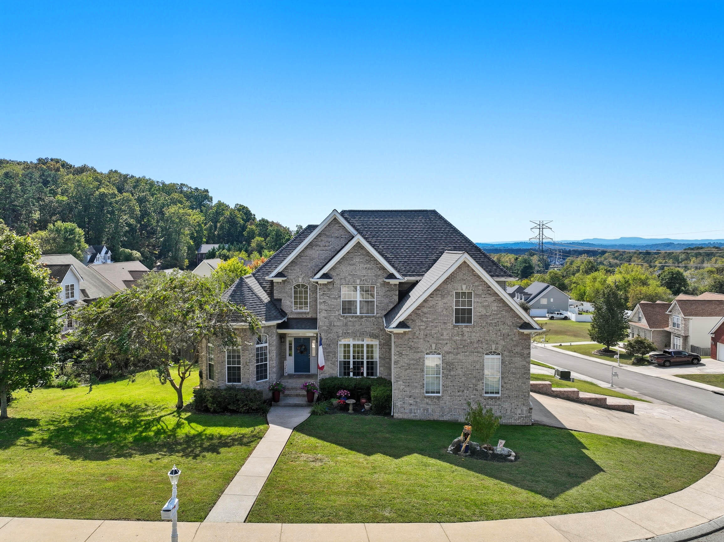 2290 Red Tail Lane