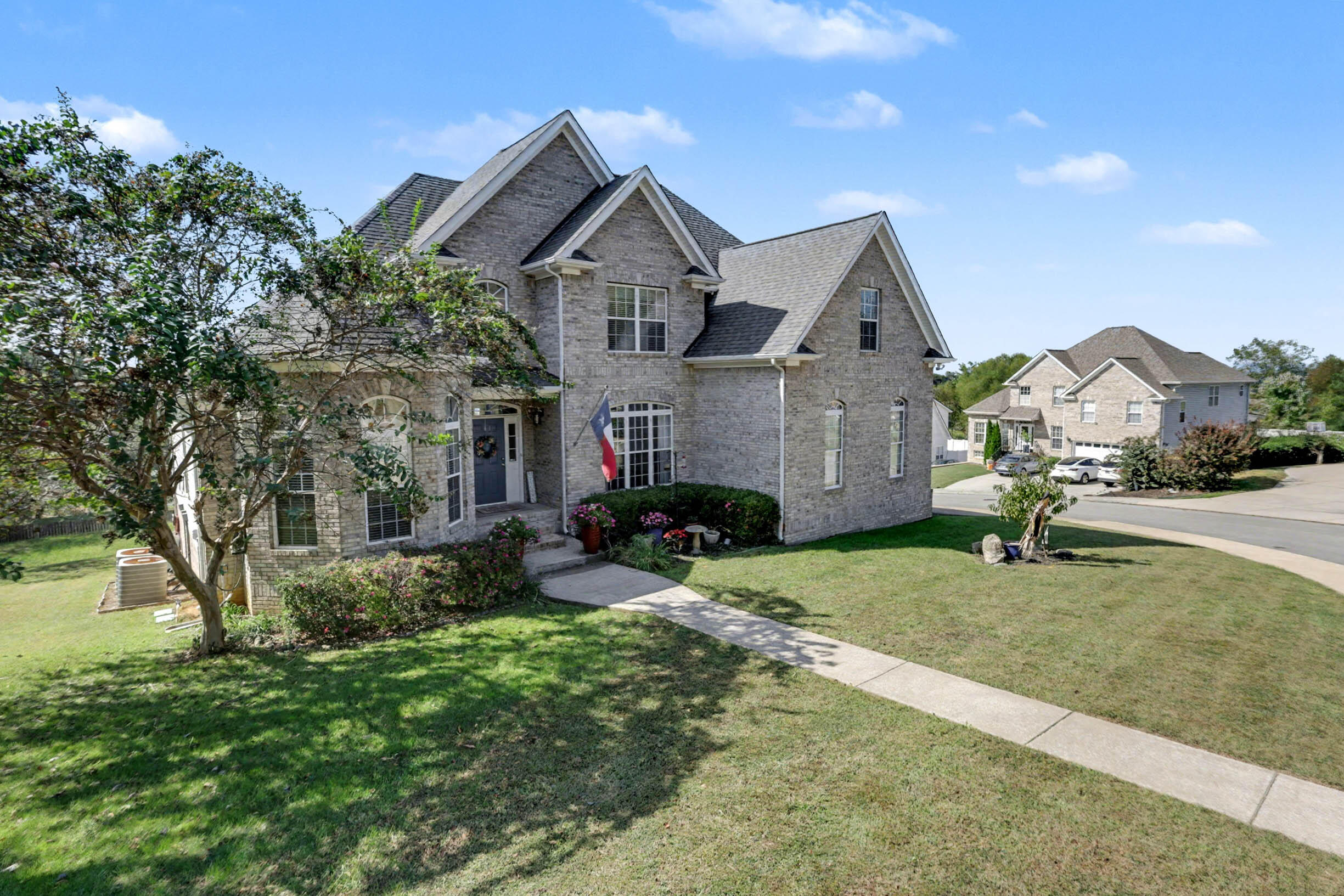 2290 Red Tail Lane
