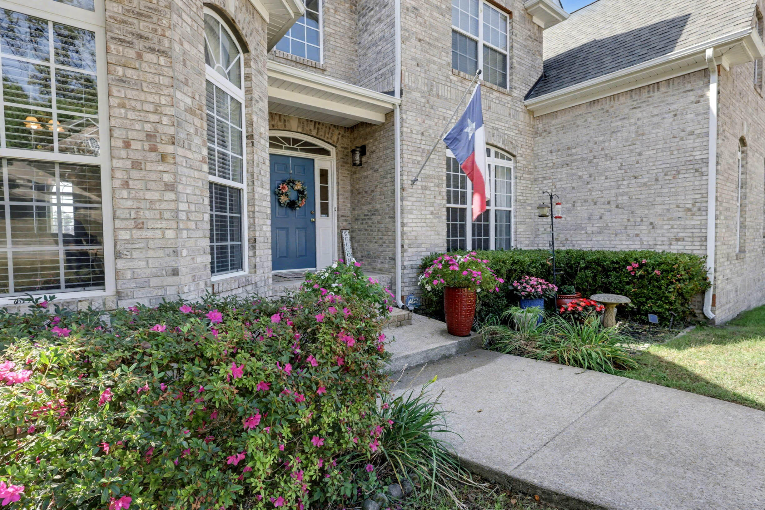 2290 Red Tail Lane