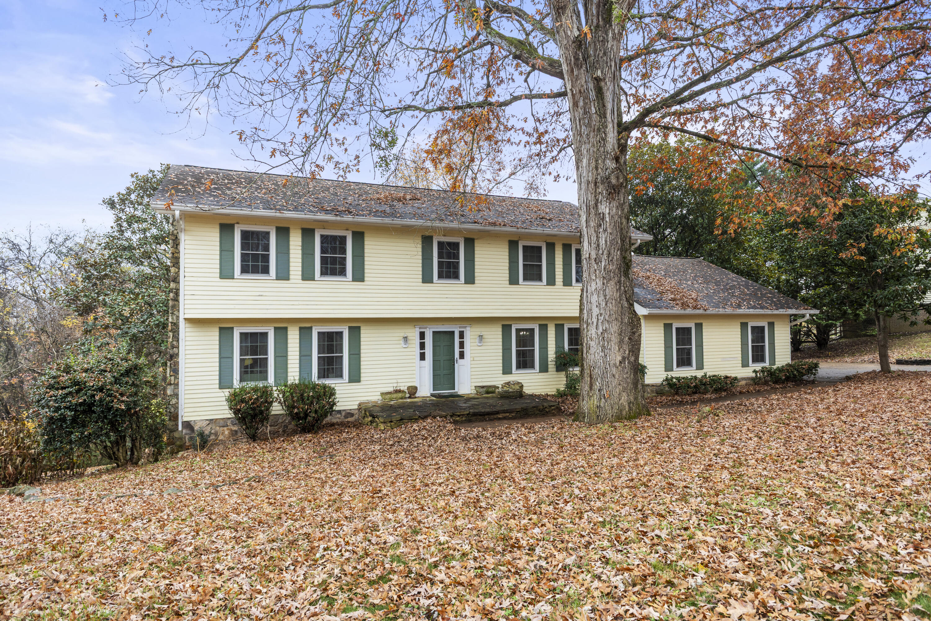 1634 Colonial Shores Drive