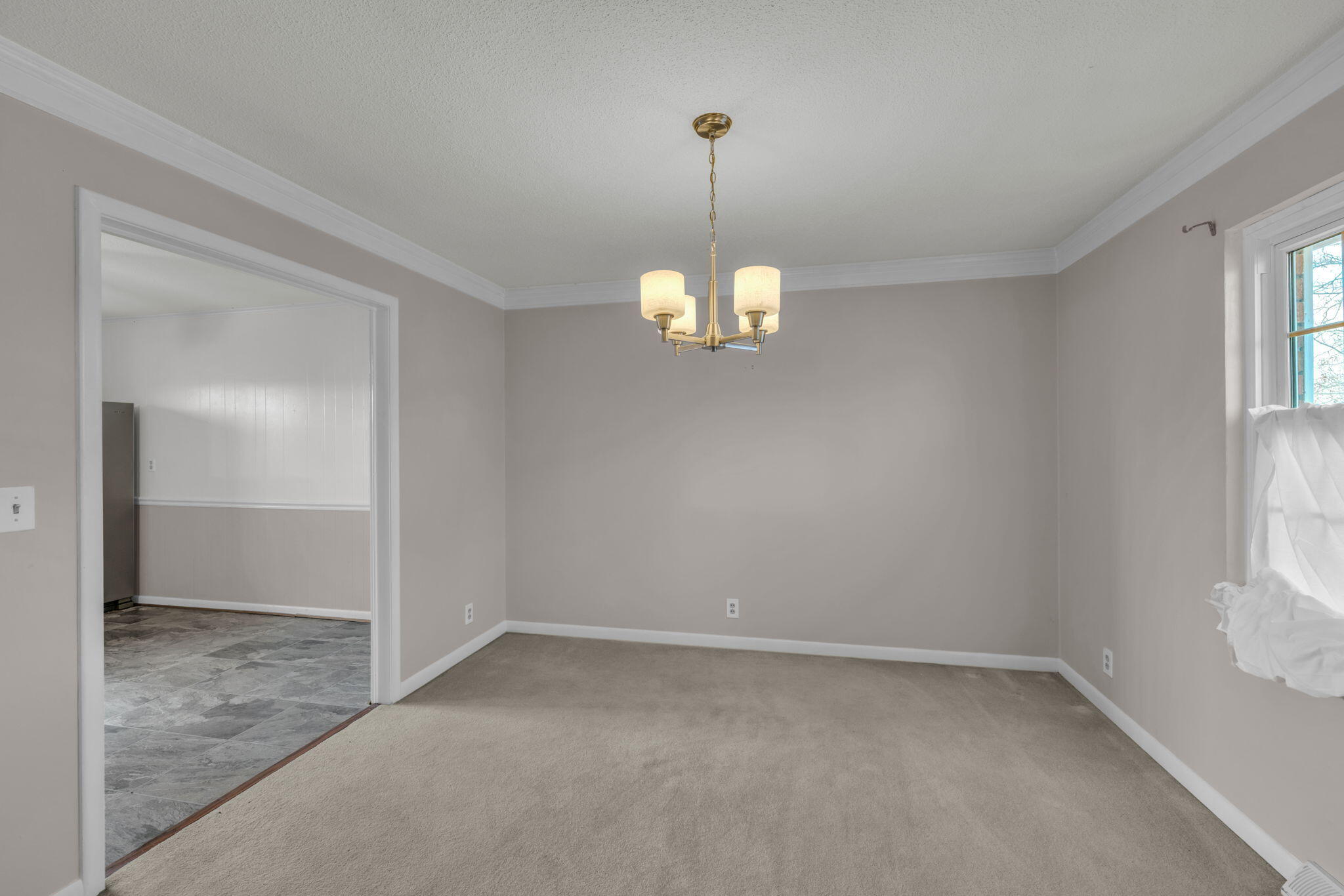 506 Crestview Circle