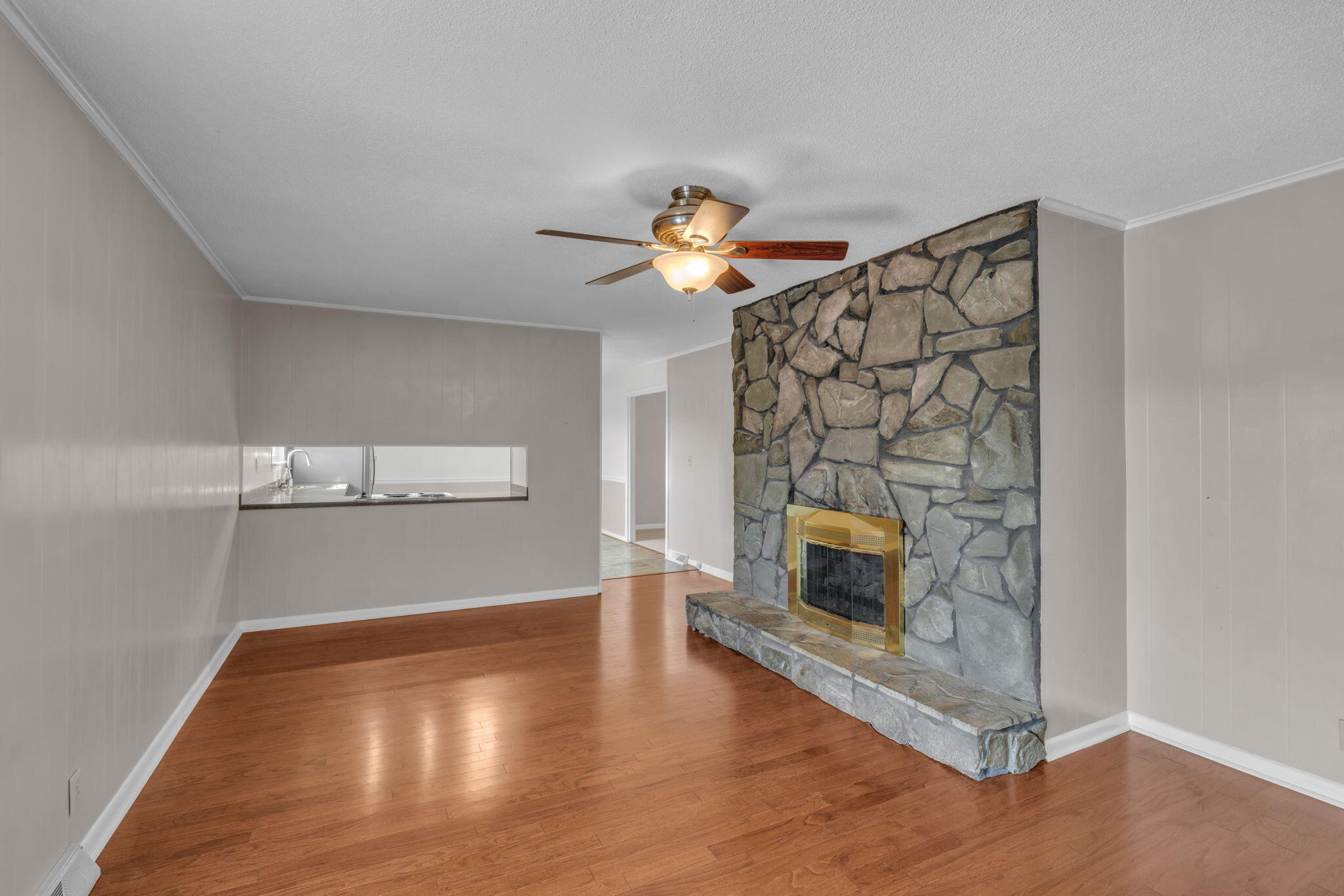 506 Crestview Circle