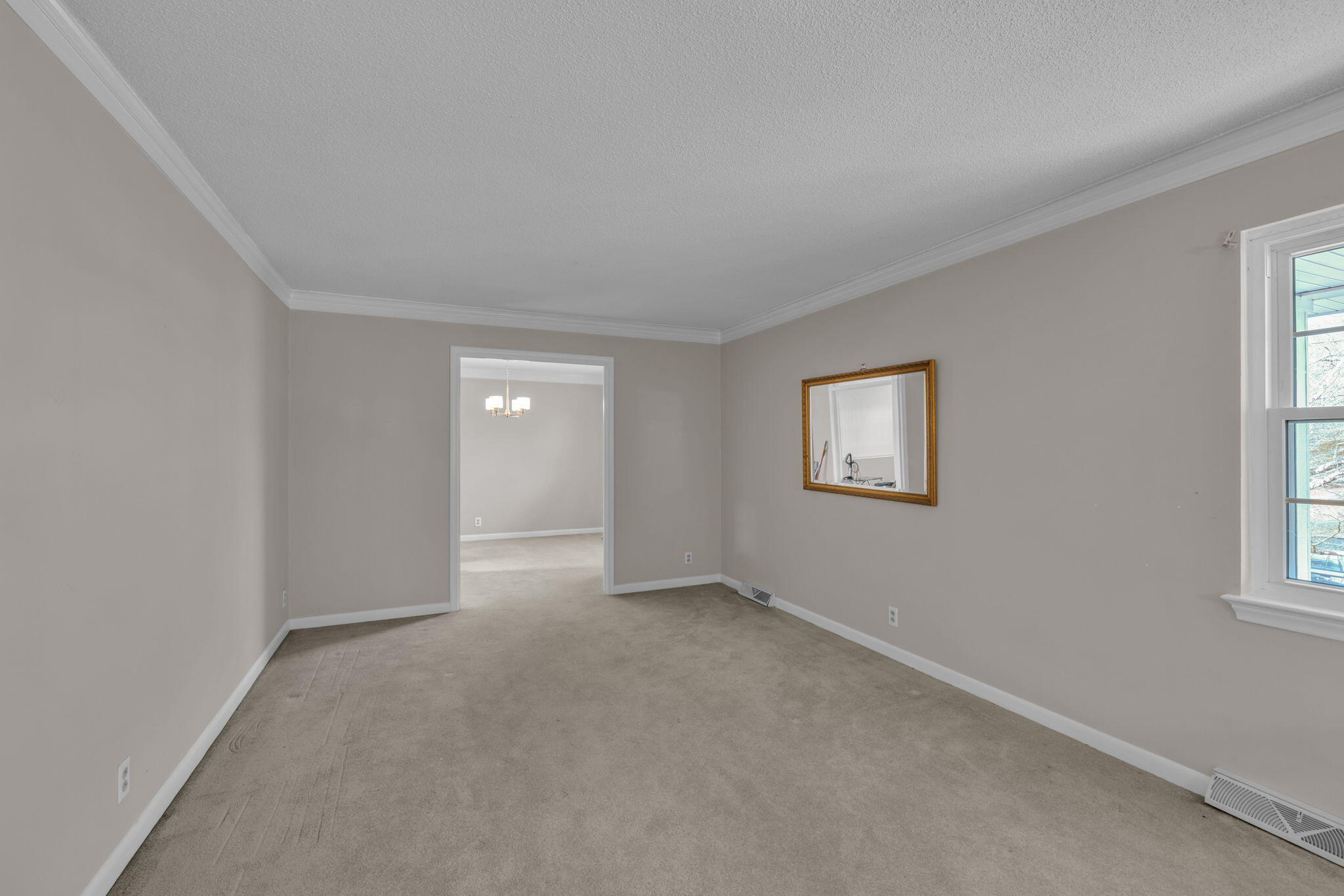 506 Crestview Circle