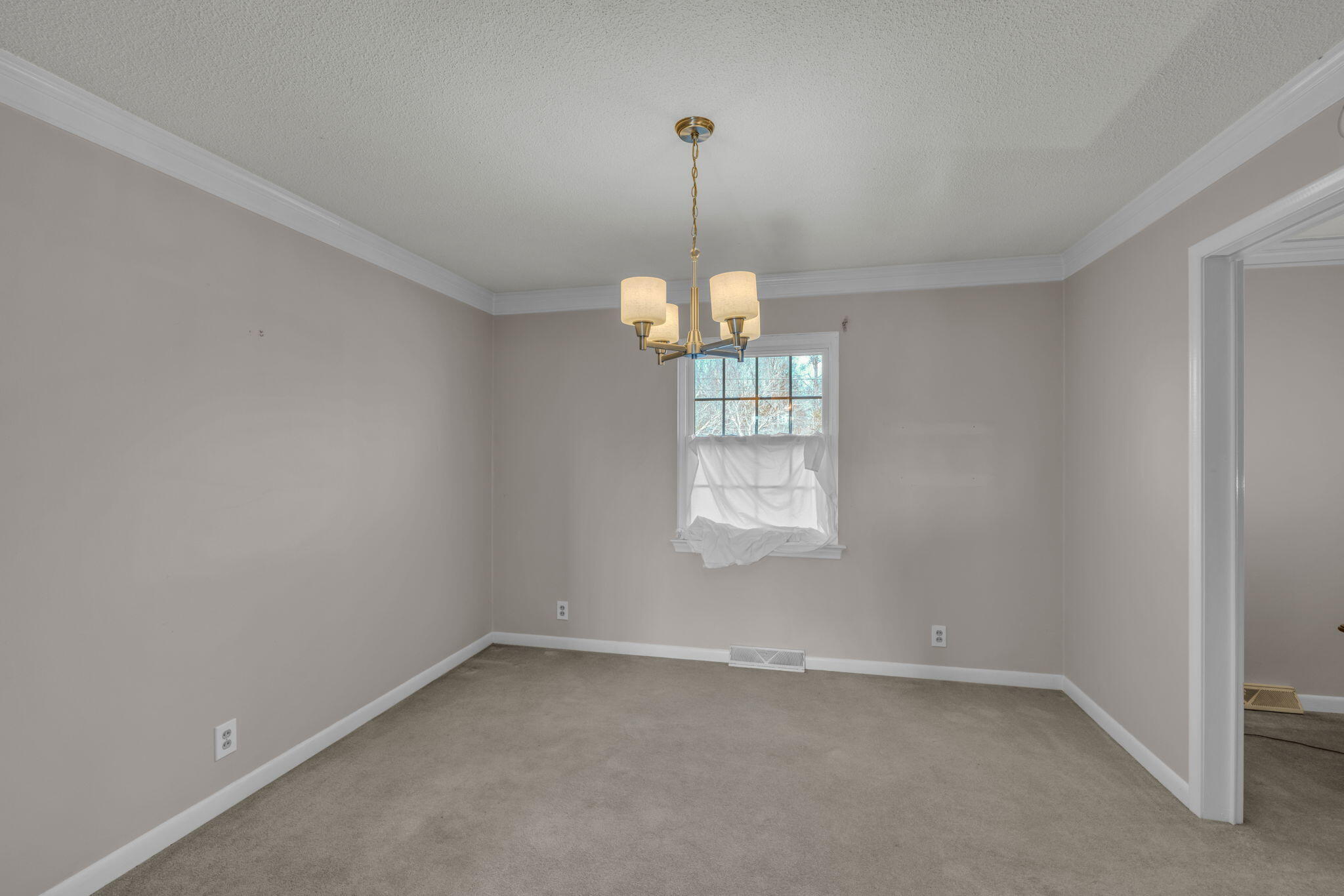 506 Crestview Circle