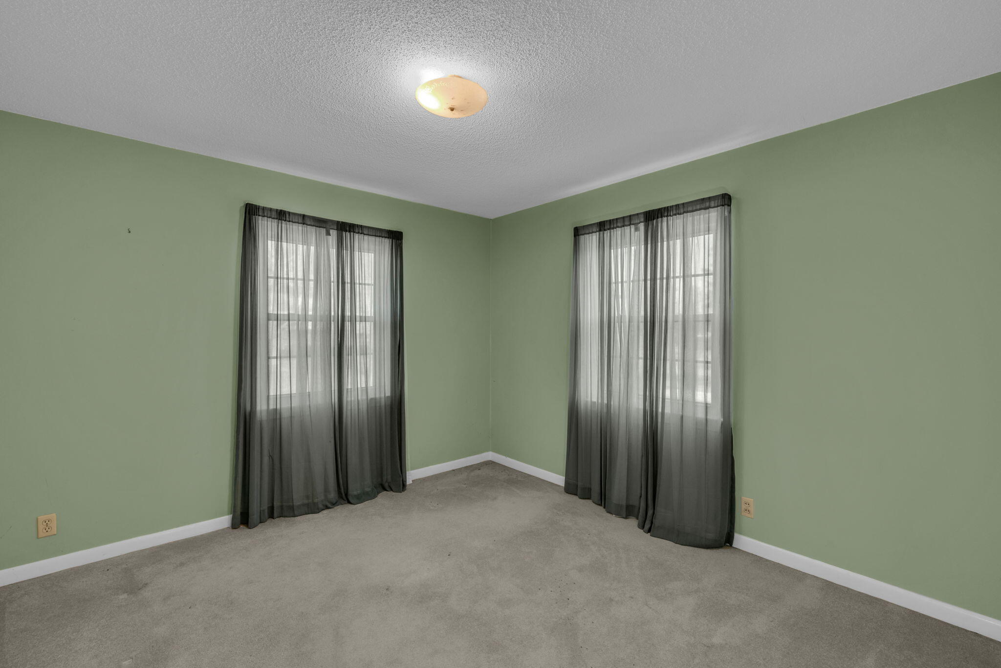 506 Crestview Circle