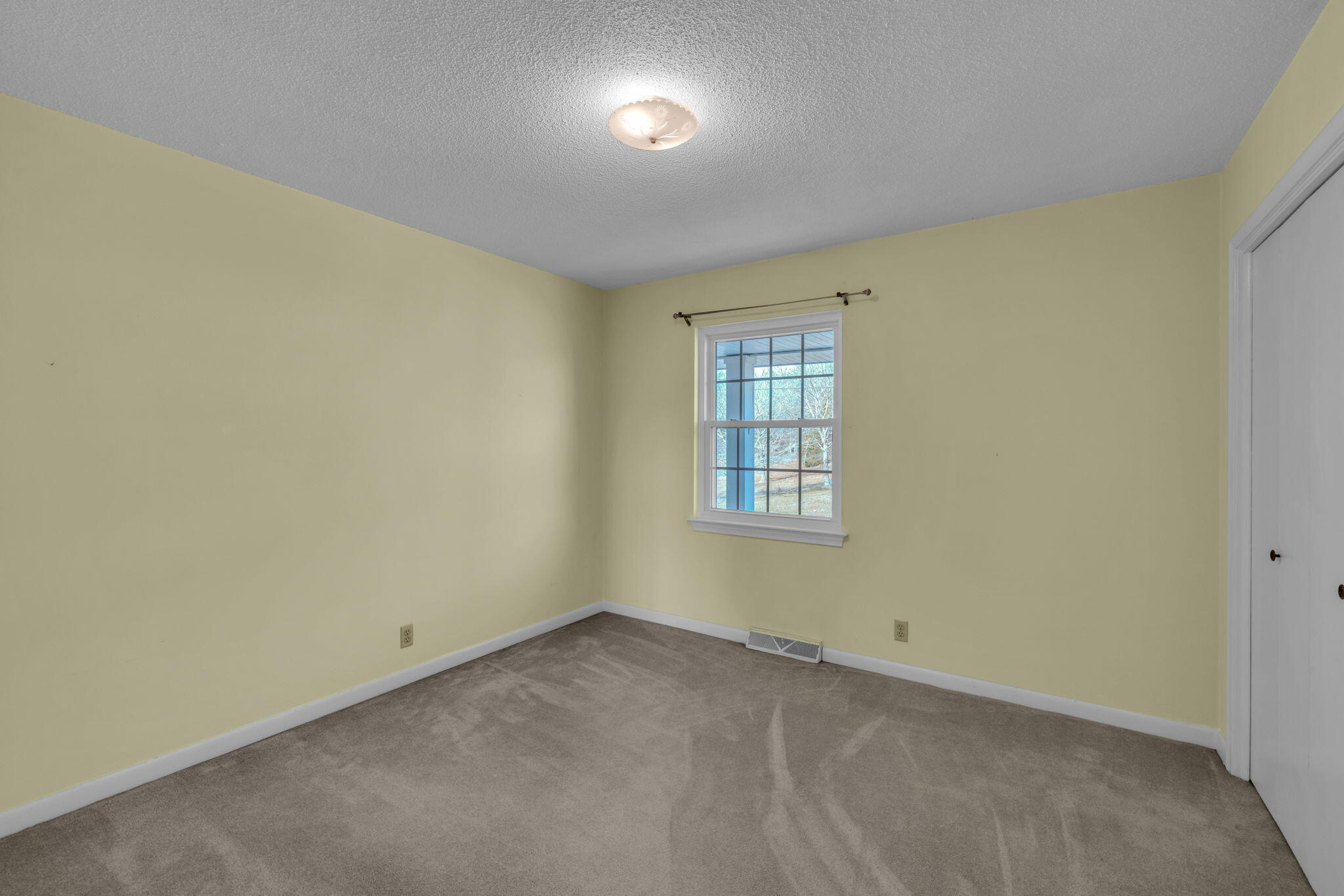 506 Crestview Circle