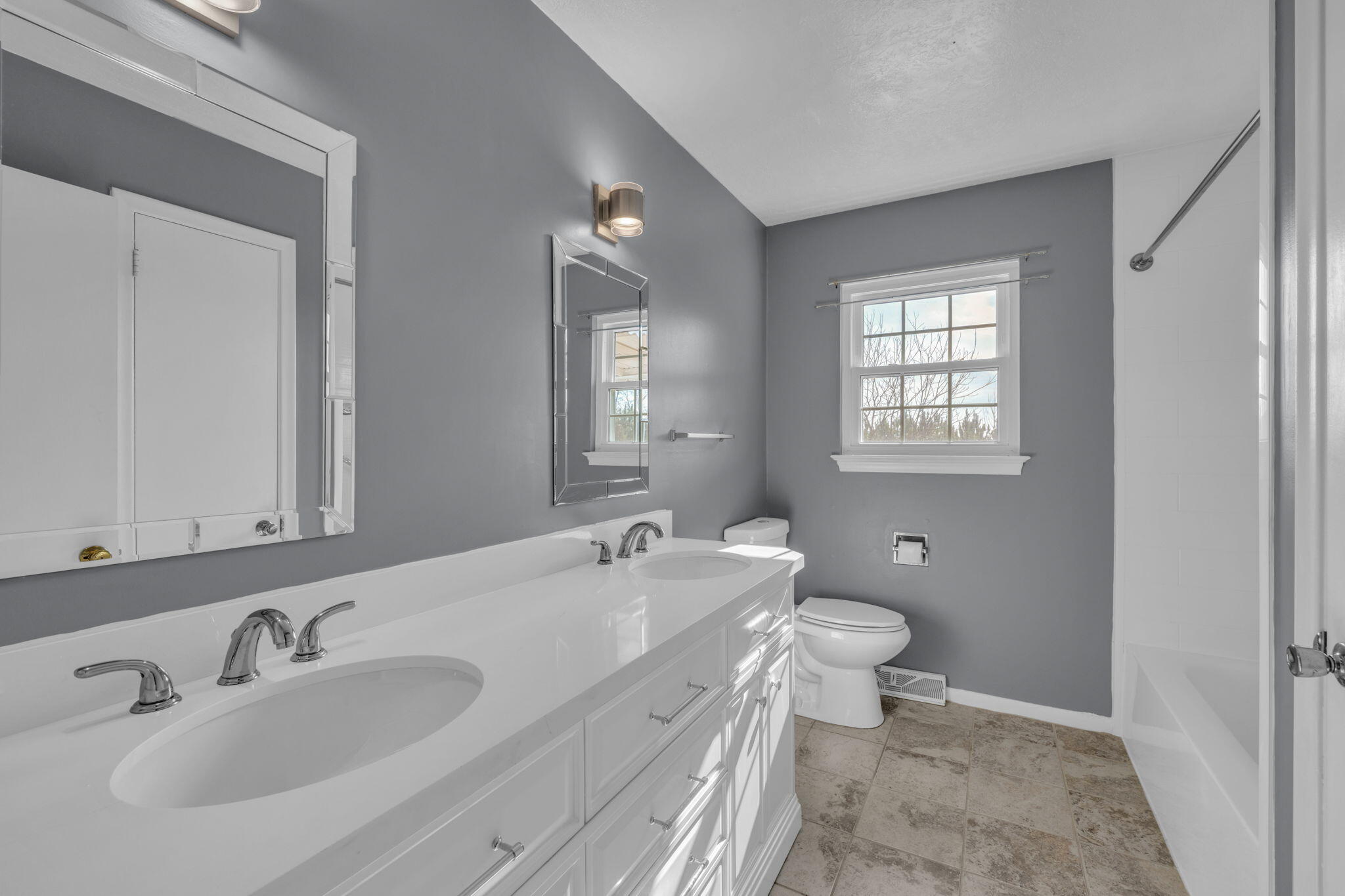 506 Crestview Circle