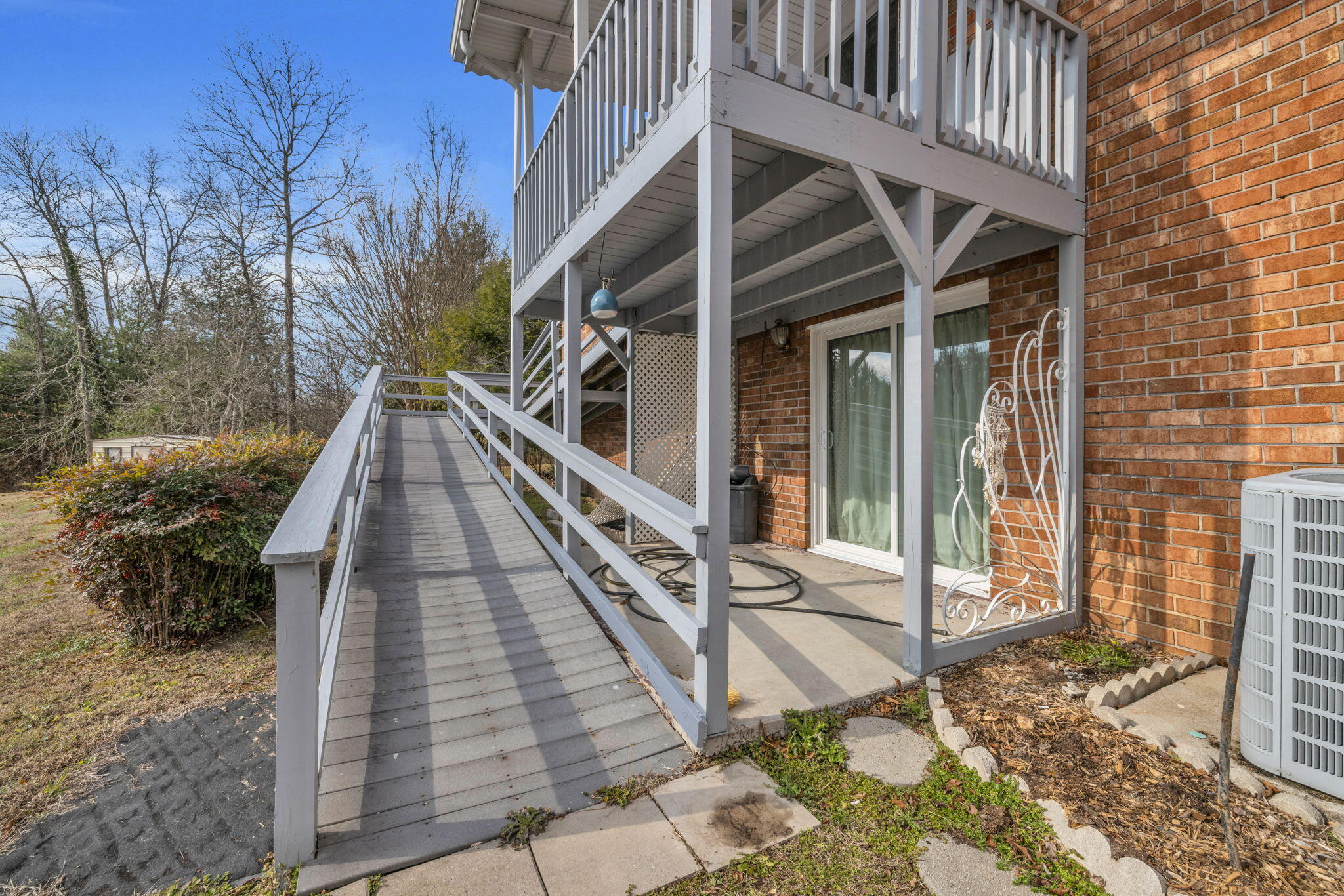 506 Crestview Circle