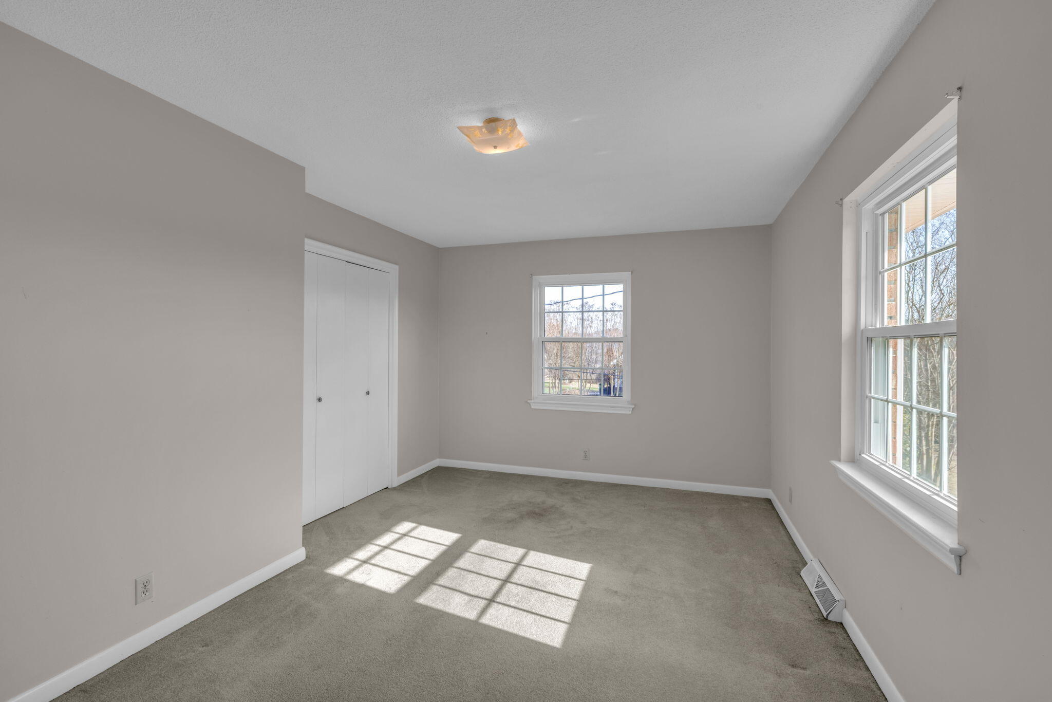 506 Crestview Circle