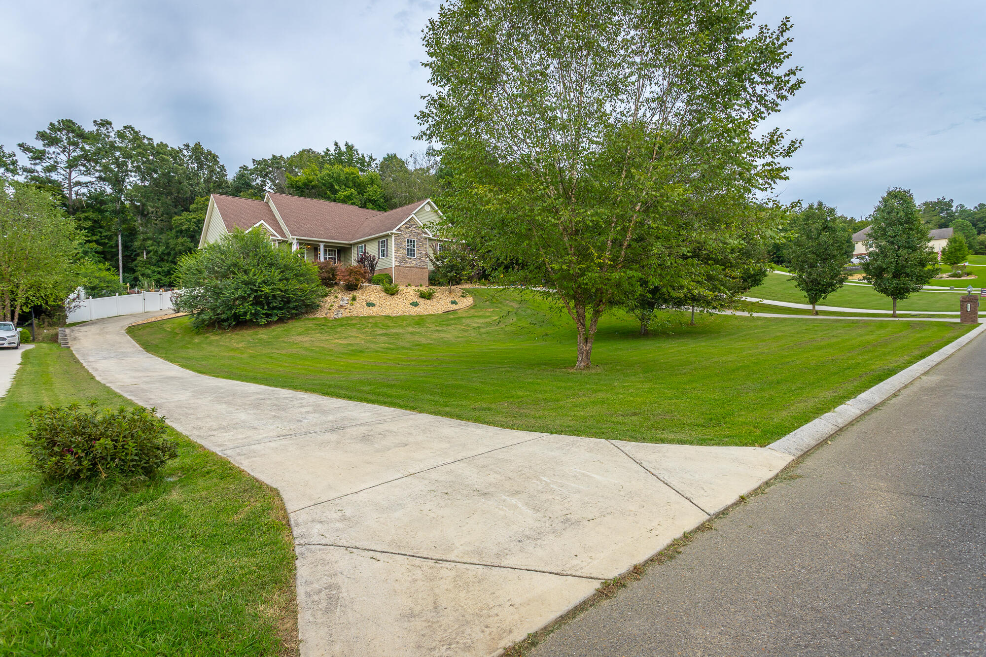 325 Broken Arrow Lane SW