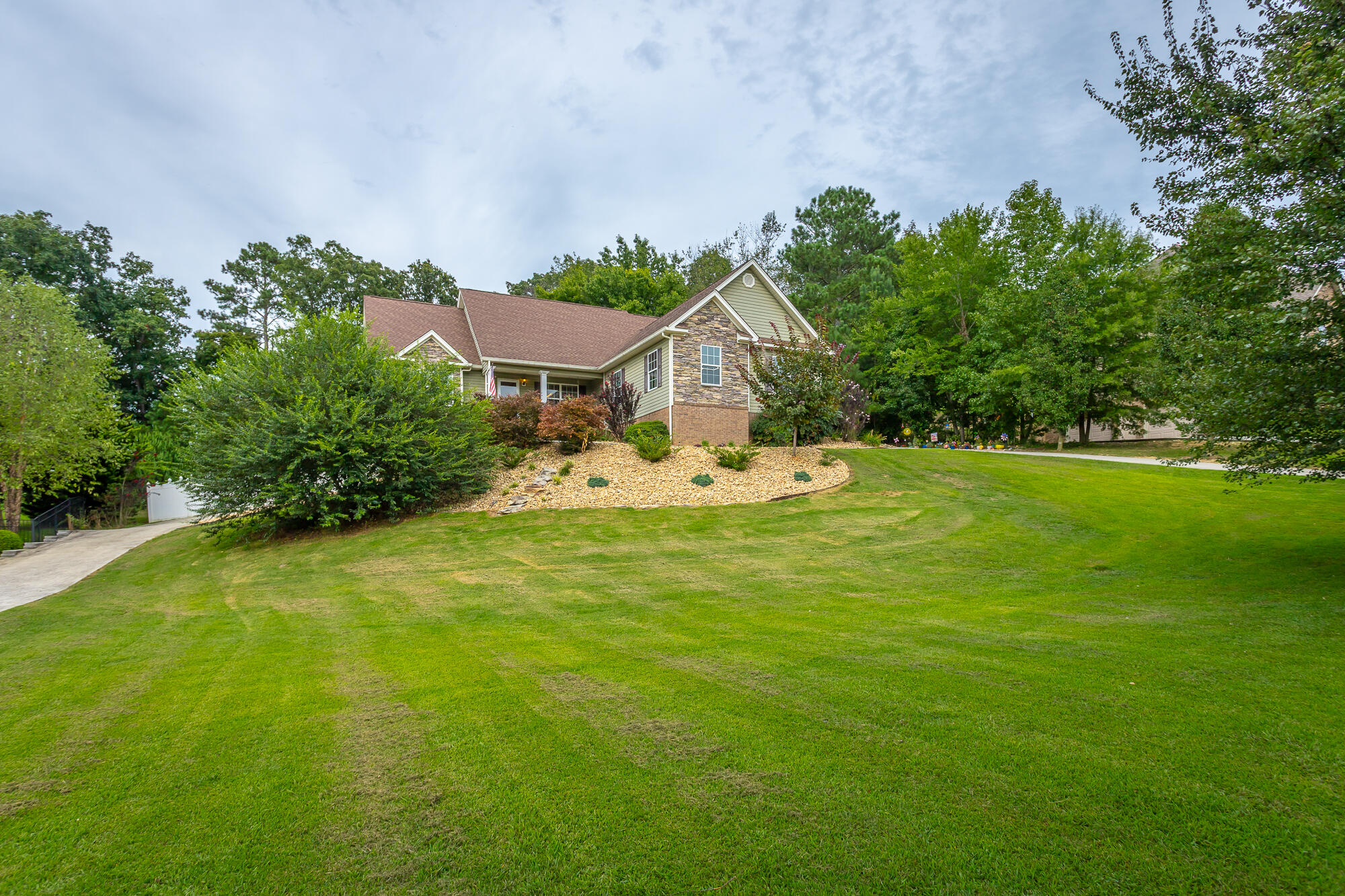325 Broken Arrow Lane SW