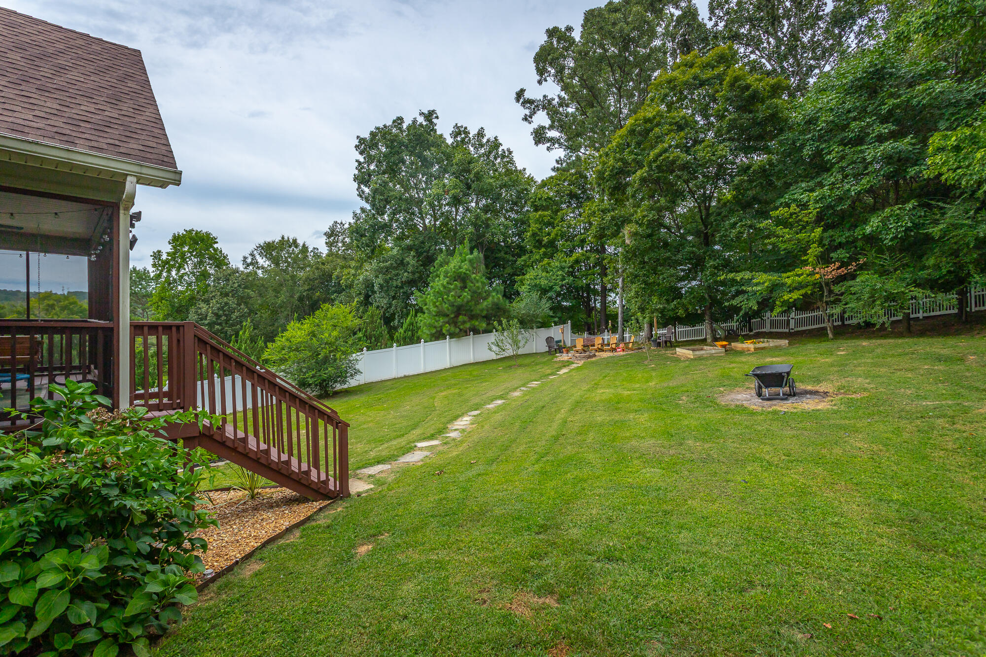 325 Broken Arrow Lane SW