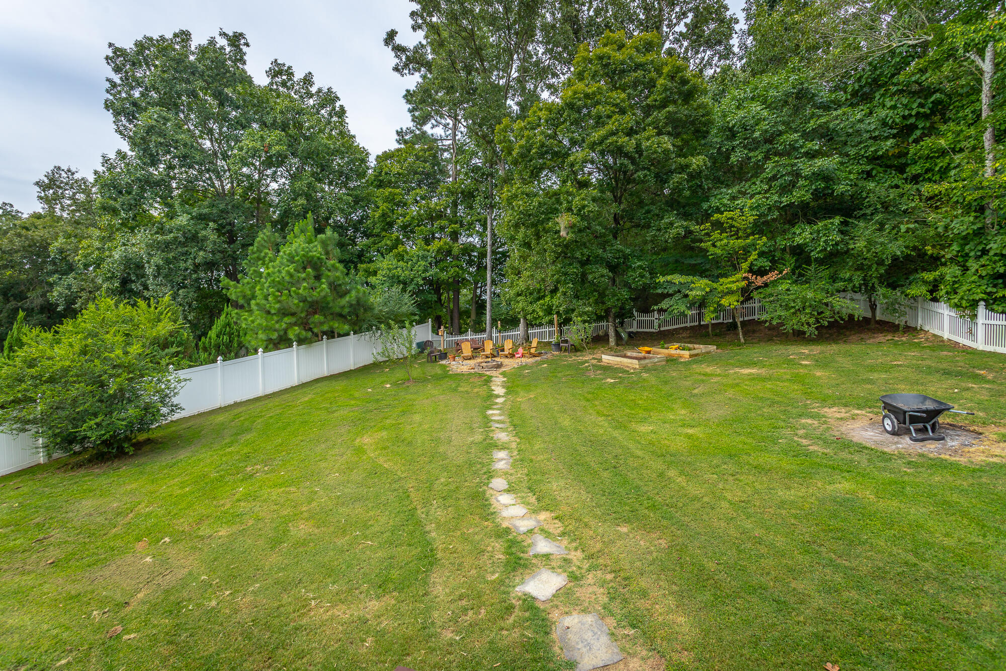 325 Broken Arrow Lane SW