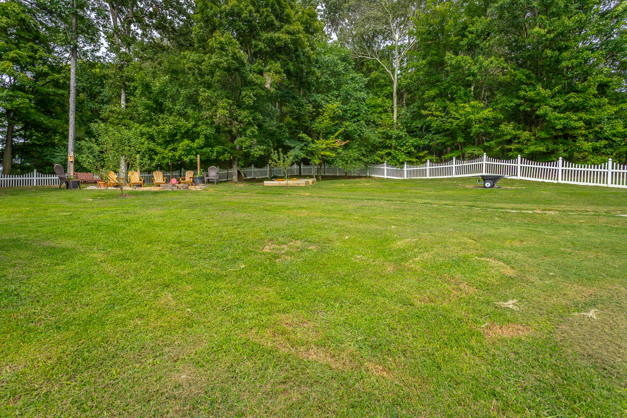 325 Broken Arrow Lane SW