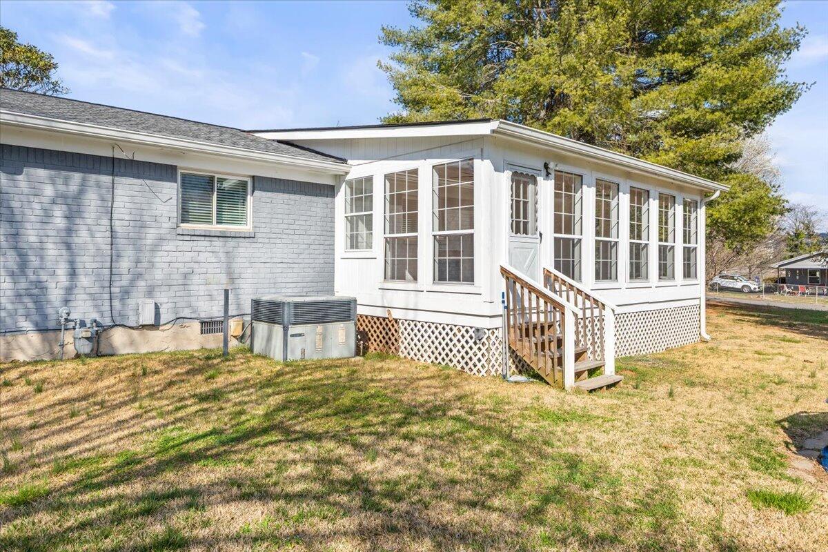 252 Langley Drive, LaFayette