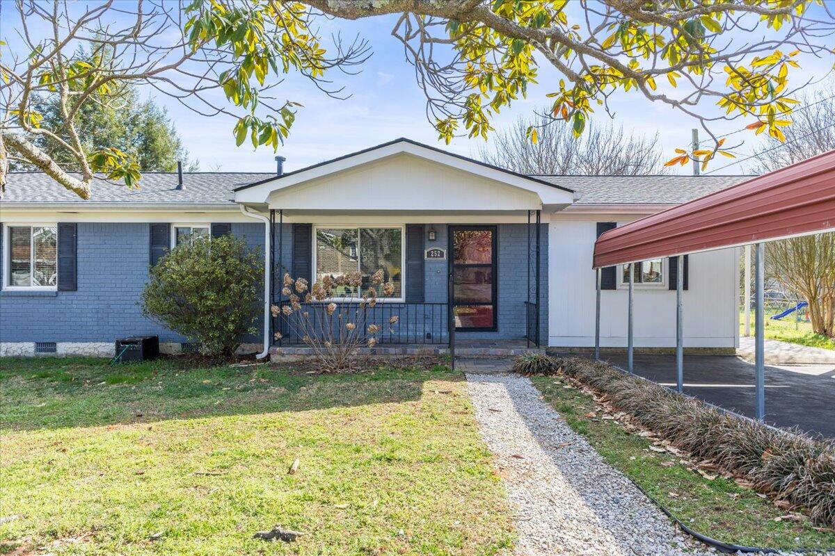 252 Langley Drive, LaFayette