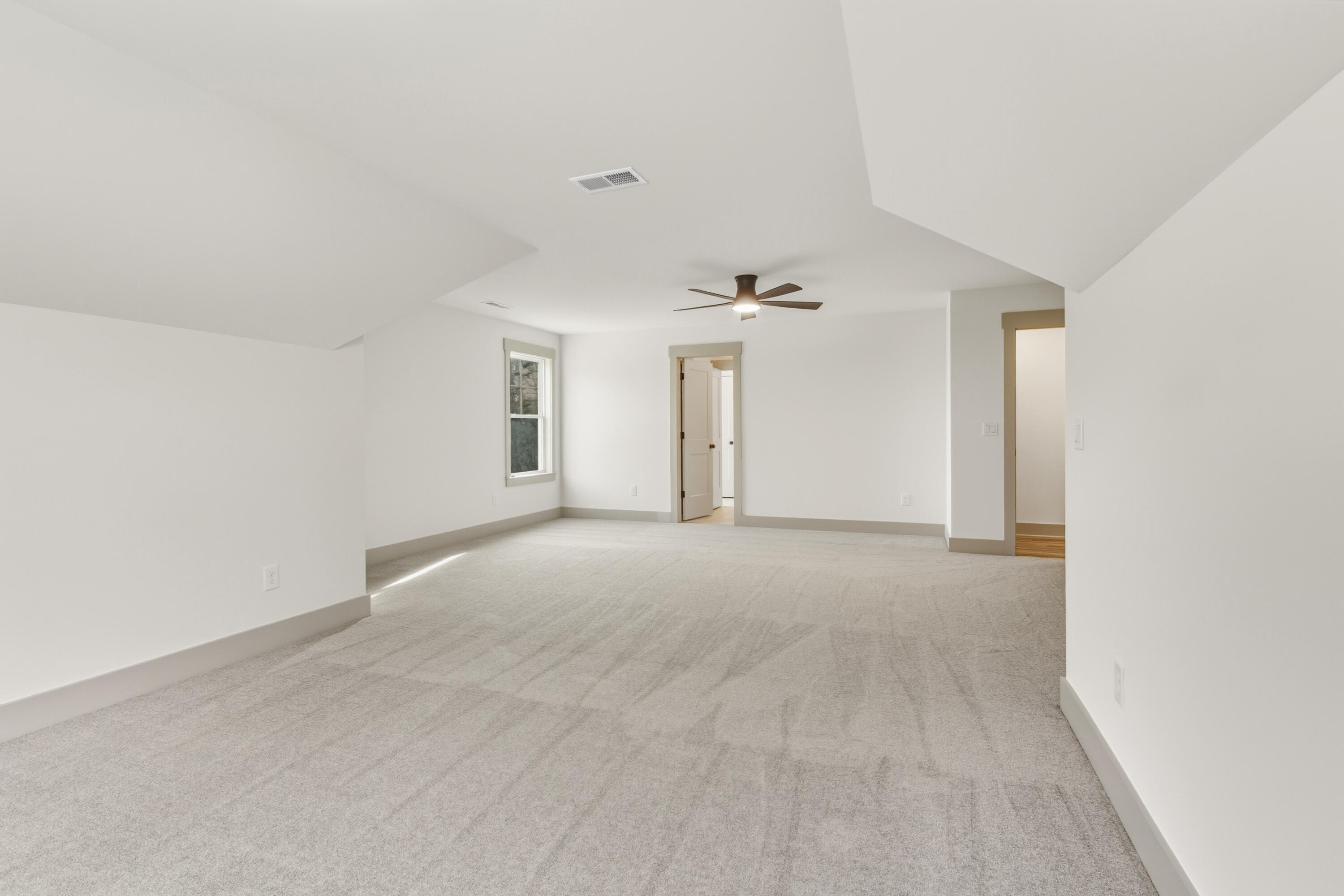 528 Wilkinson Road NE